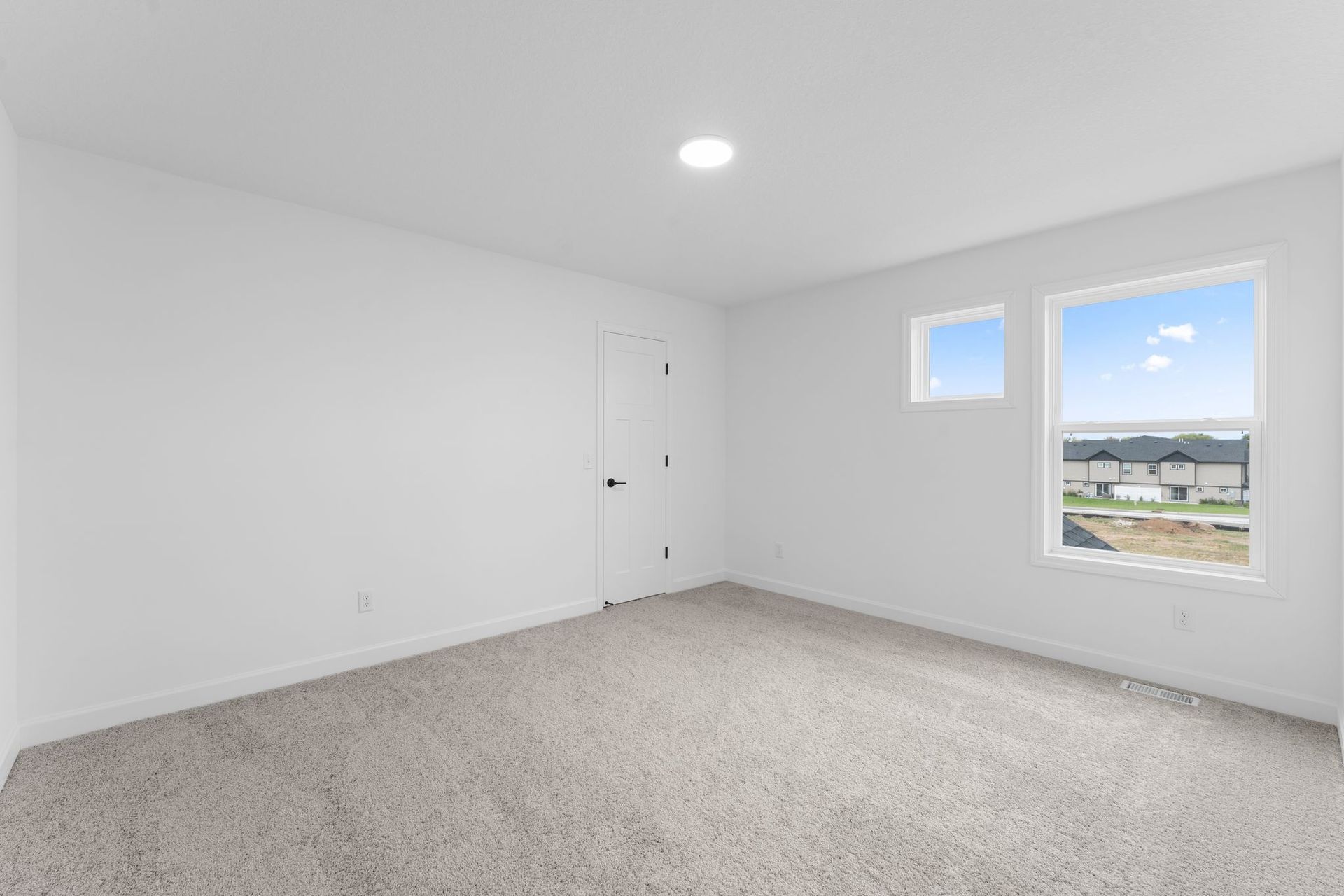 5 Westwind Lewis QMI H S1101 Bedroom 1of2 F2