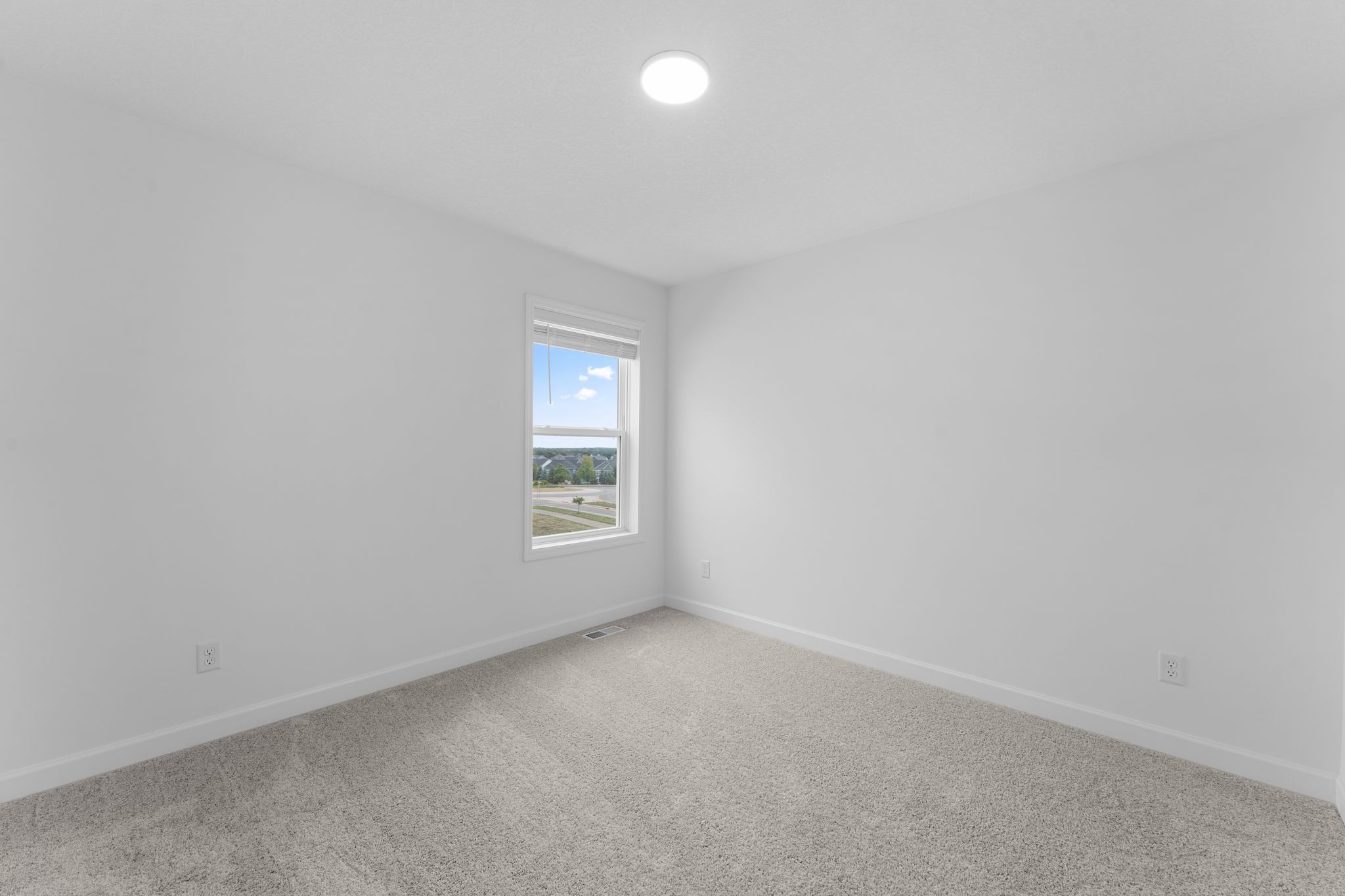 5 Westwind Bristol QMI H S2112 Bedroom 2of3 F2