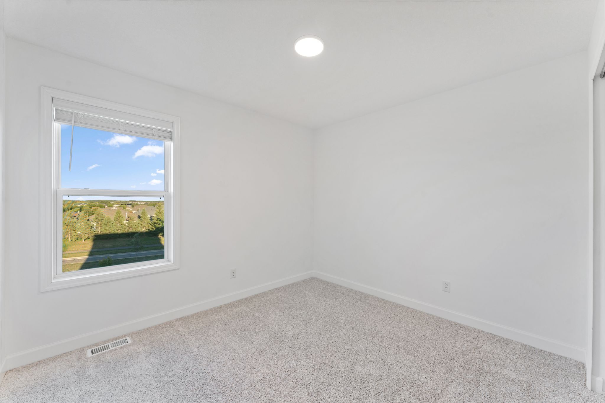 6 Westwind Bristol QMI H S2112 Bedroom 3of3 F2