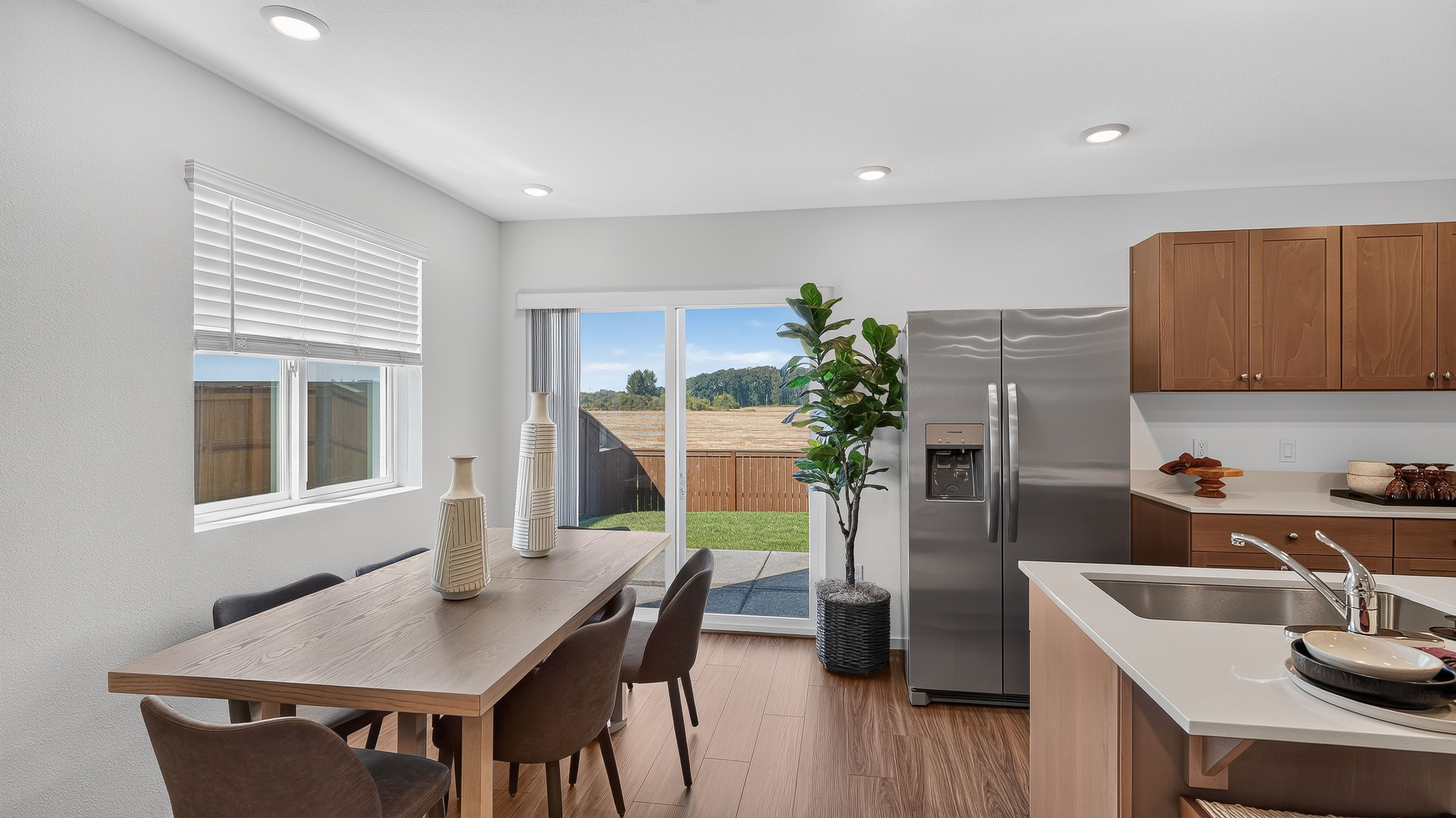 Curry Meadows Helena 15