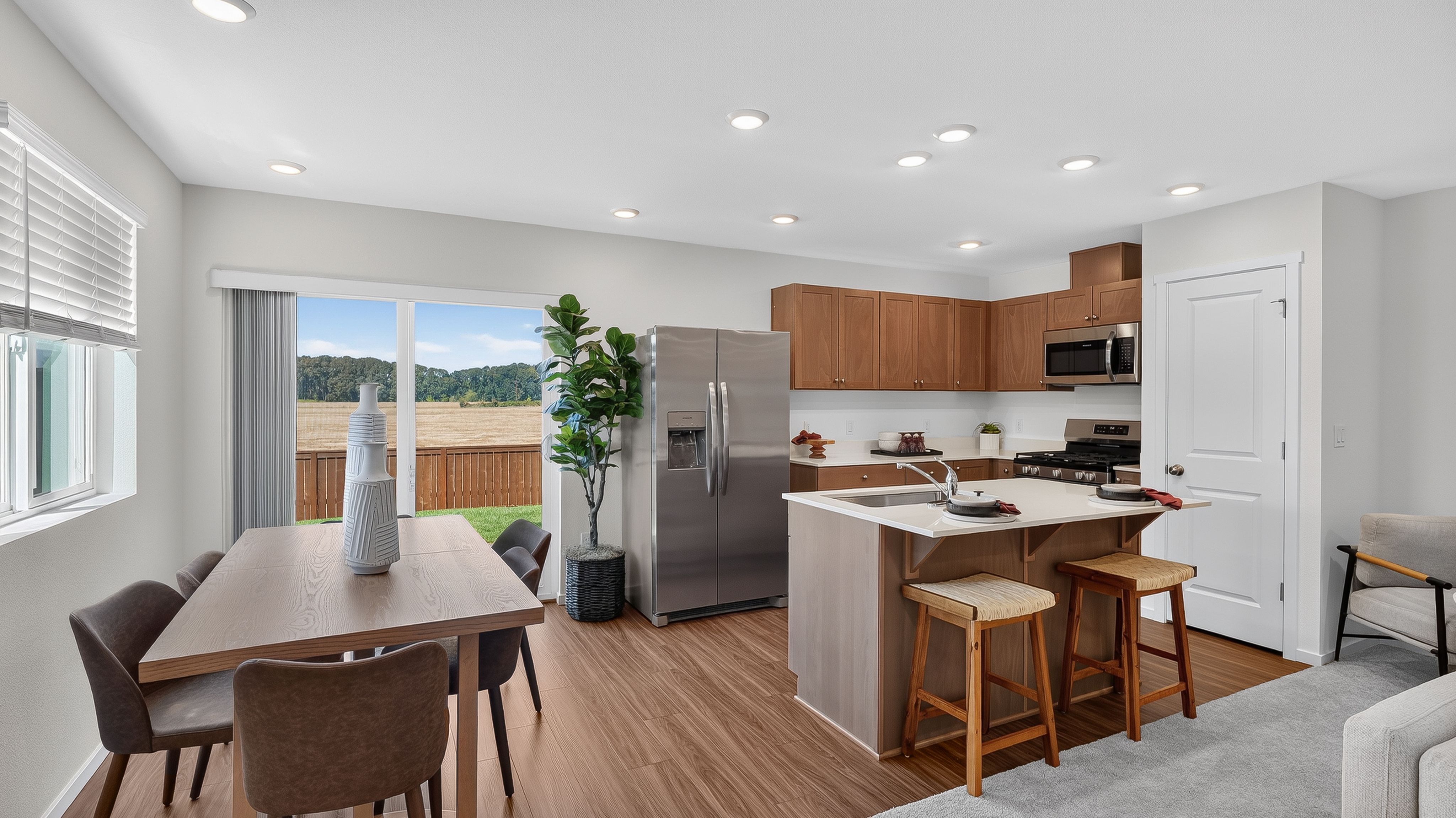 Curry Meadows Helena 16