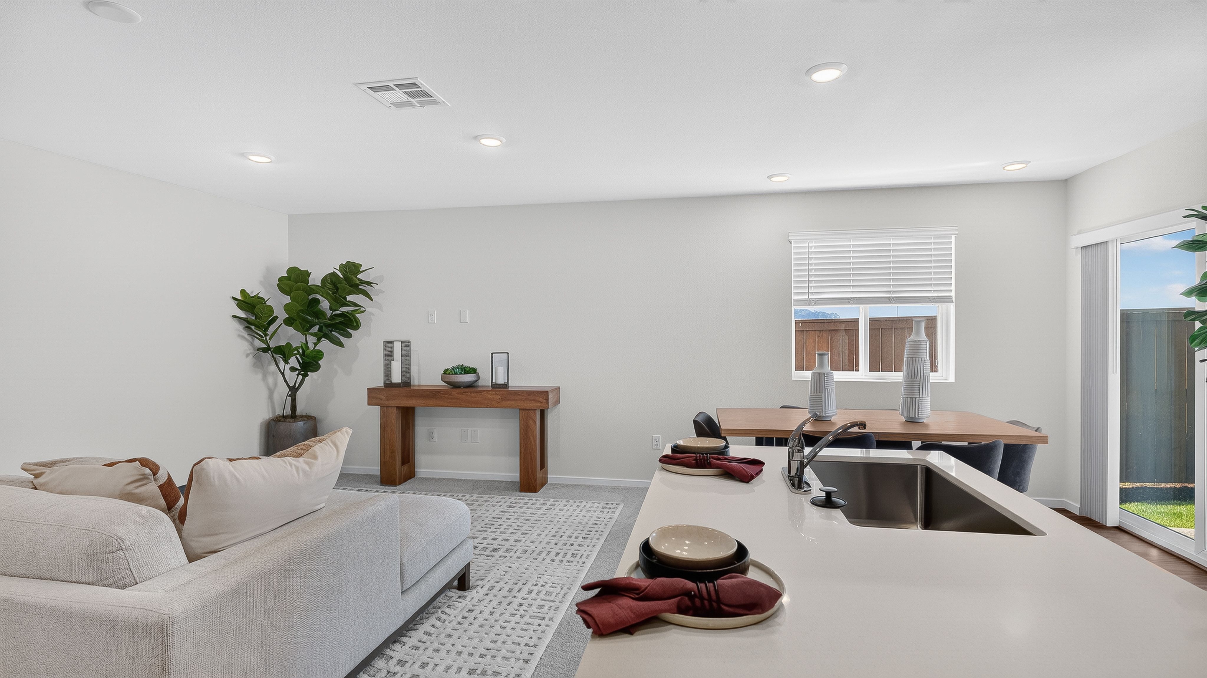 Curry Meadows Helena 6