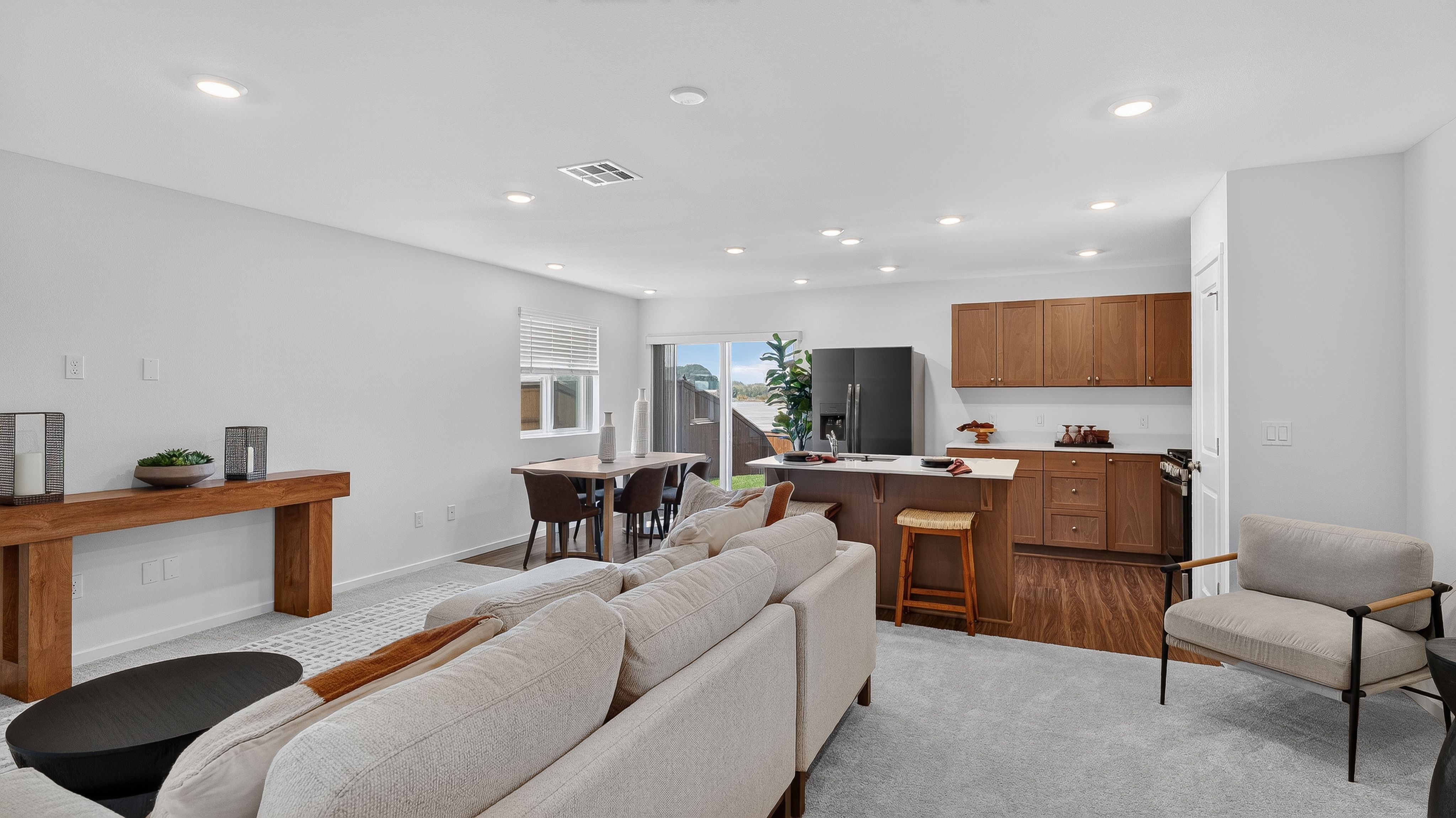 Curry Meadows Helena 8