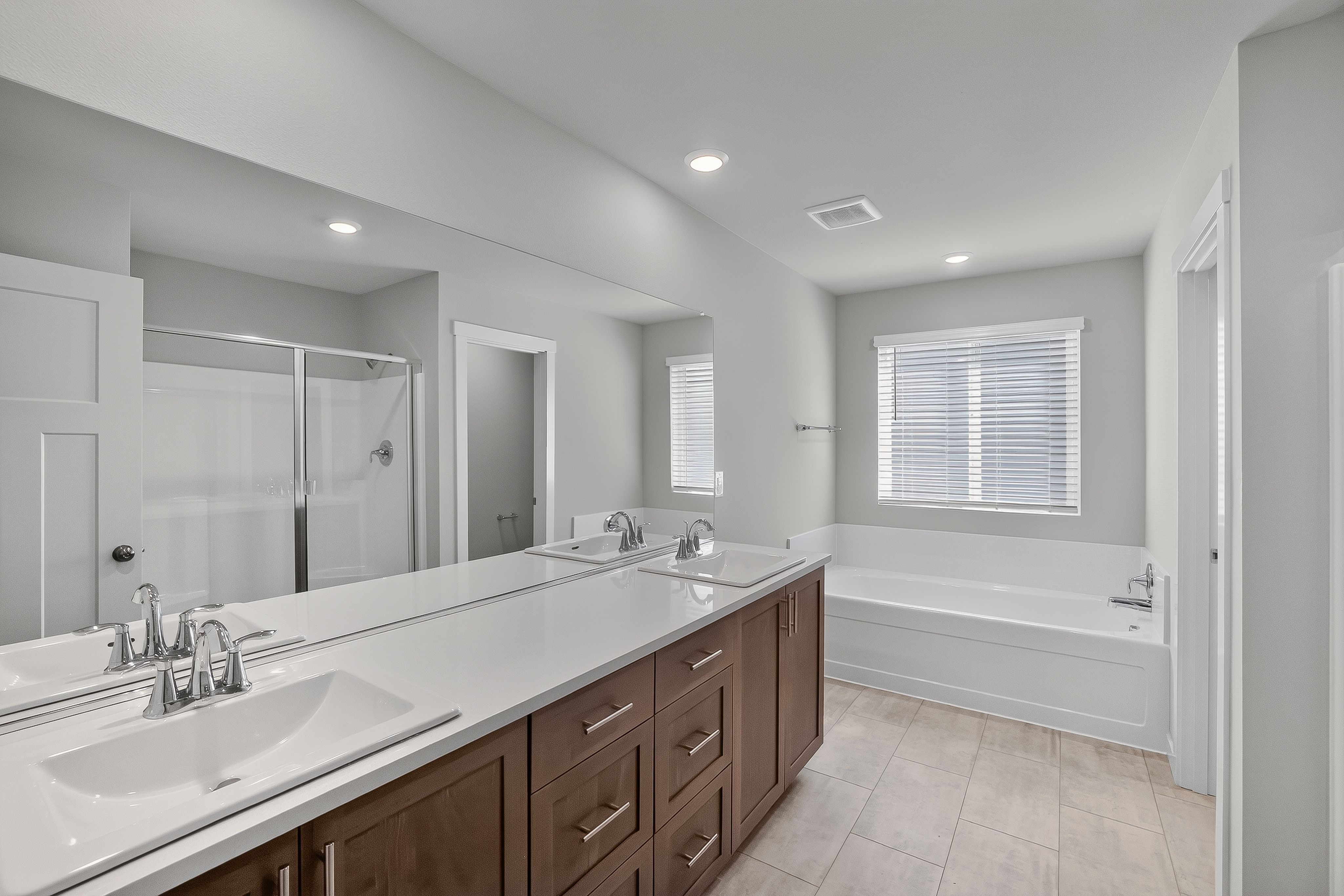 Heartwood Jasmine 28
