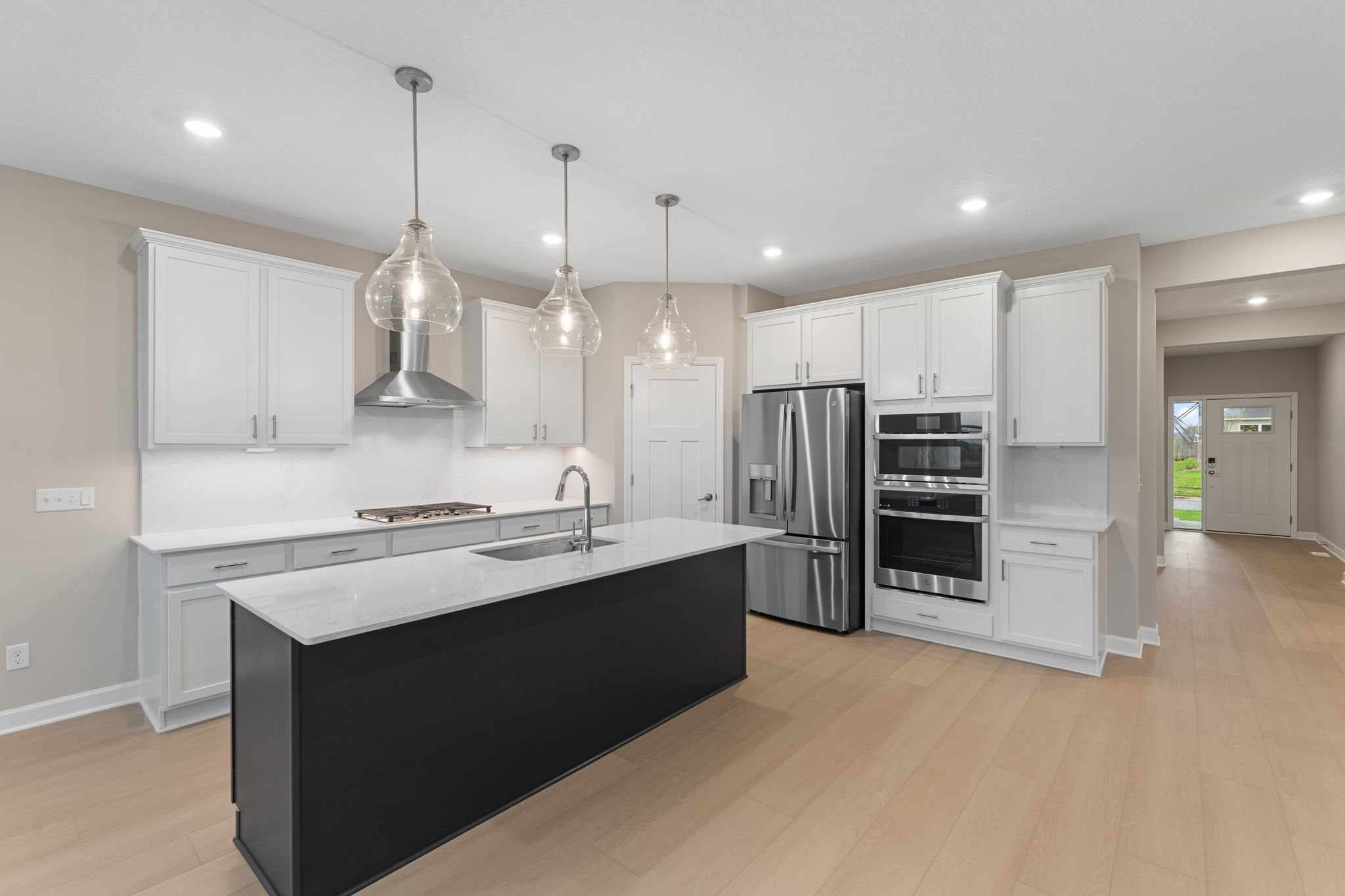 11 Westwind Corsica QMI H S3522 Kitchen 1of3 F1