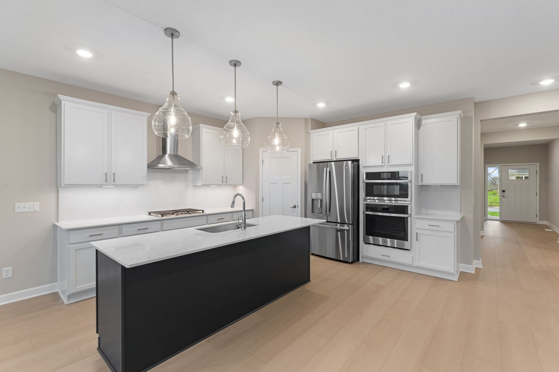 11 Westwind Corsica QMI H S3522 Kitchen 1of3 F1