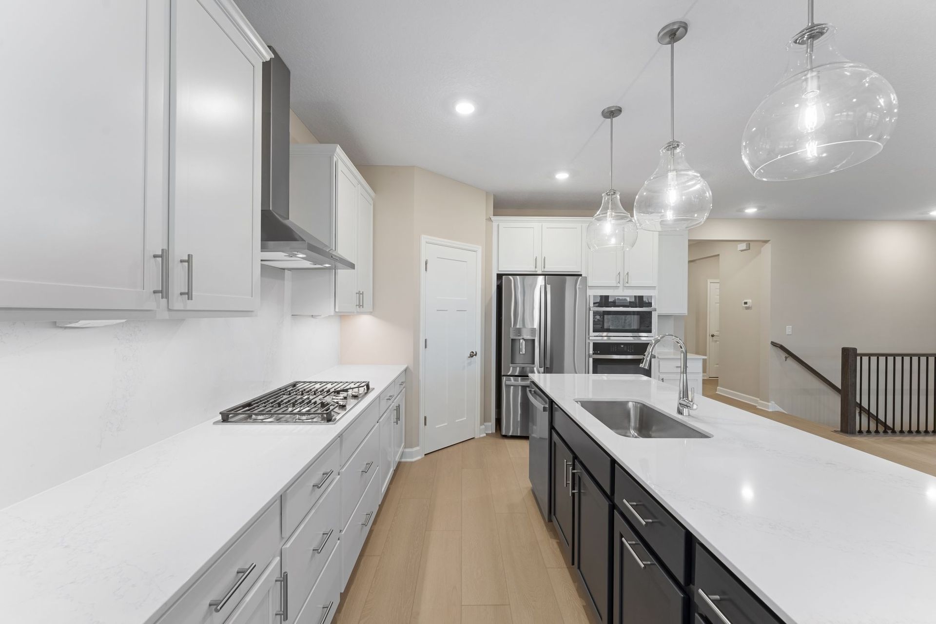 12 Westwind Corsica QMI H S3522 Kitchen 2of3 F1