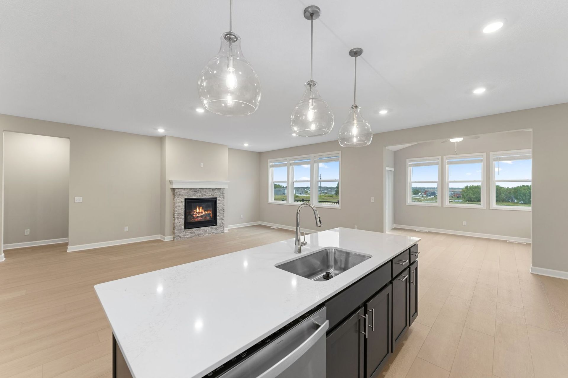 13 Westwind Corsica QMI H S3522 Kitchen 3of3 F1