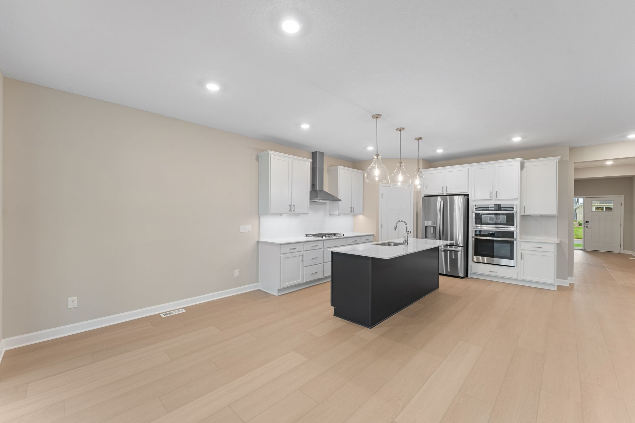 6 Westwind Corsica QMI H S3522 Dining Room 1of2 F1