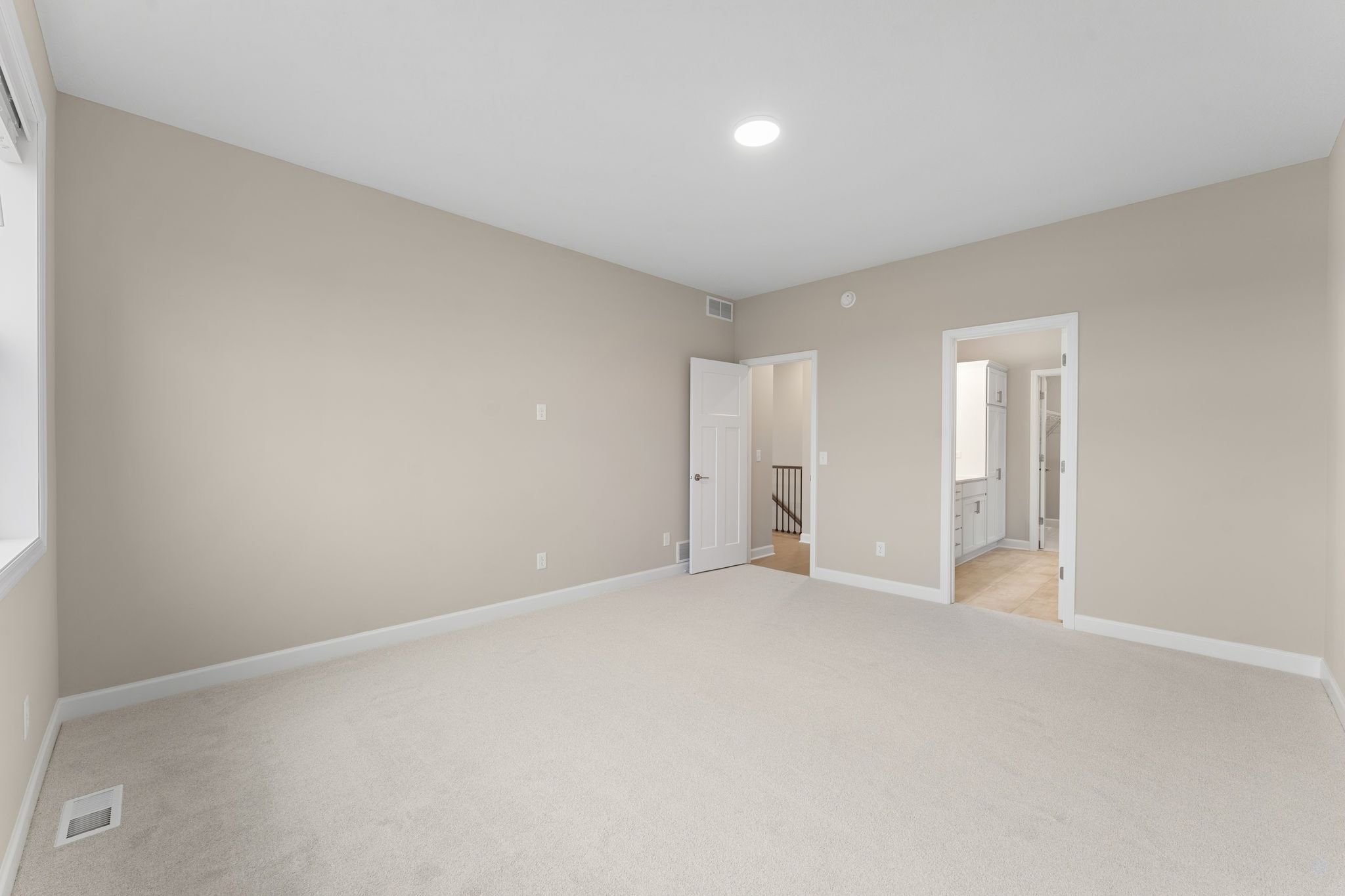 17 Westwind Corsica QMI H S3522 Owners Bedroom 2of2 F1