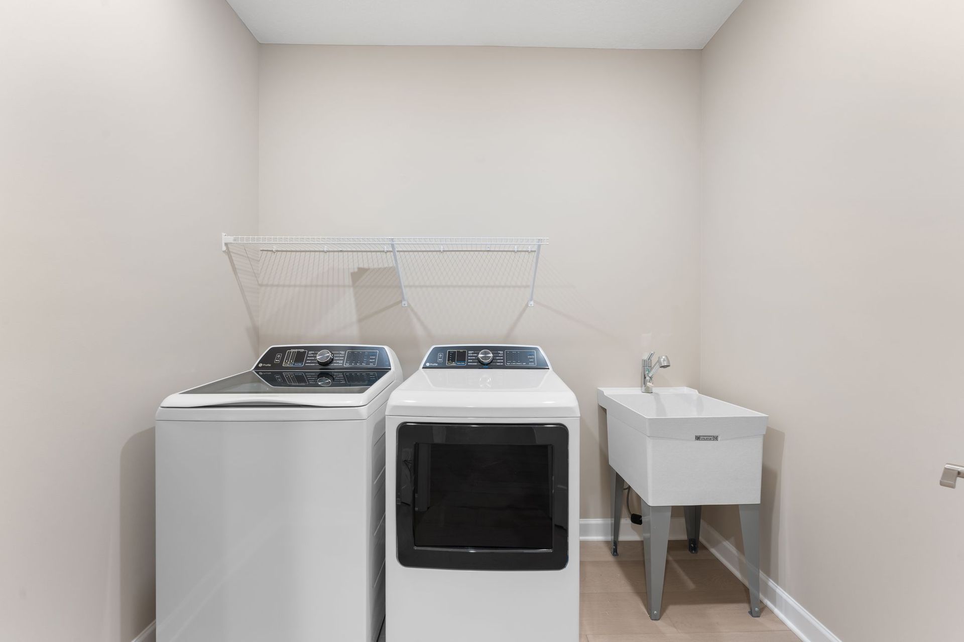 14 Westwind Corsica QMI H S3522 Laundry Room F1