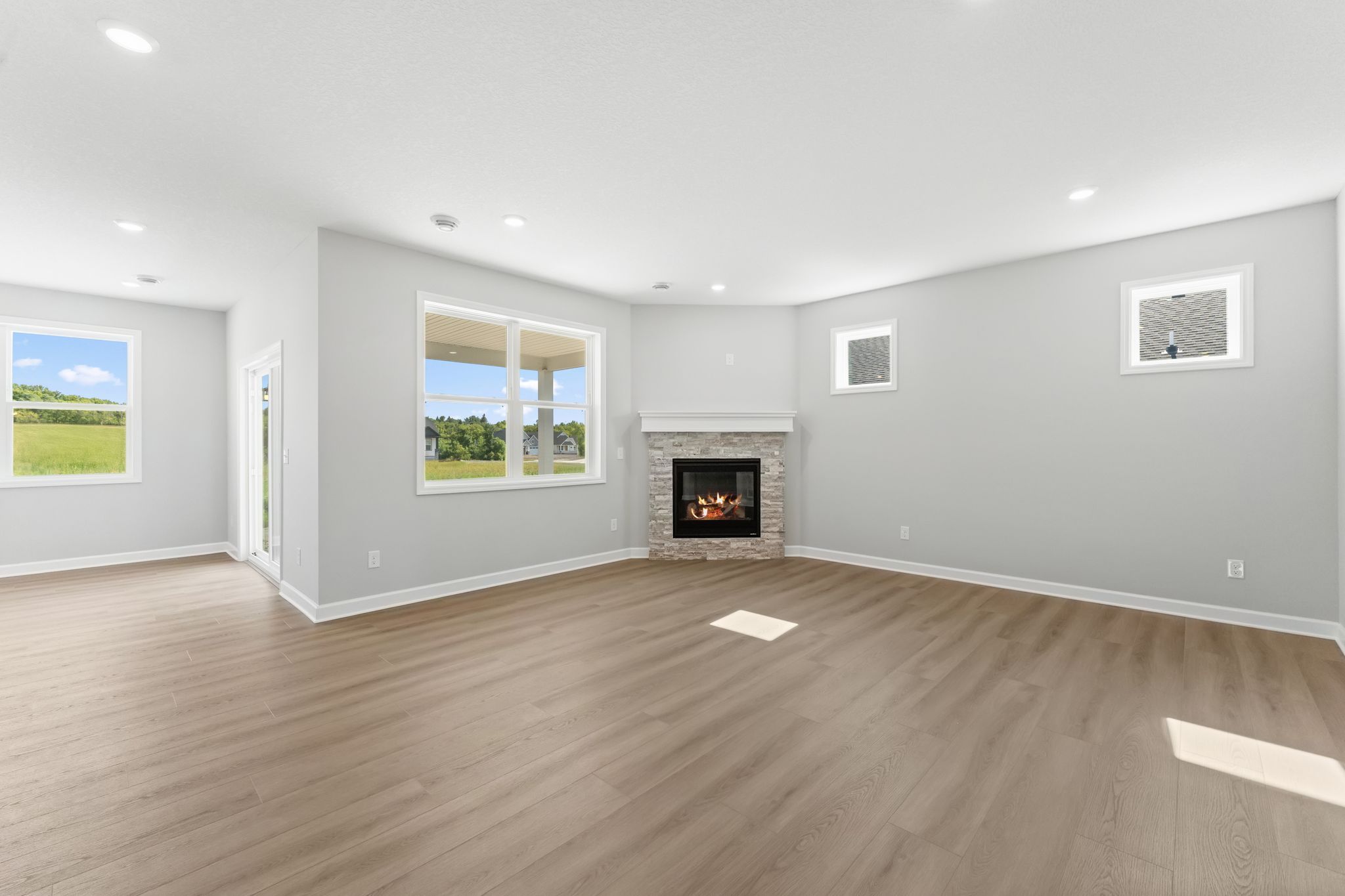 6 Tavera Brighton QMI H S7406 Great Room 1of2 F1