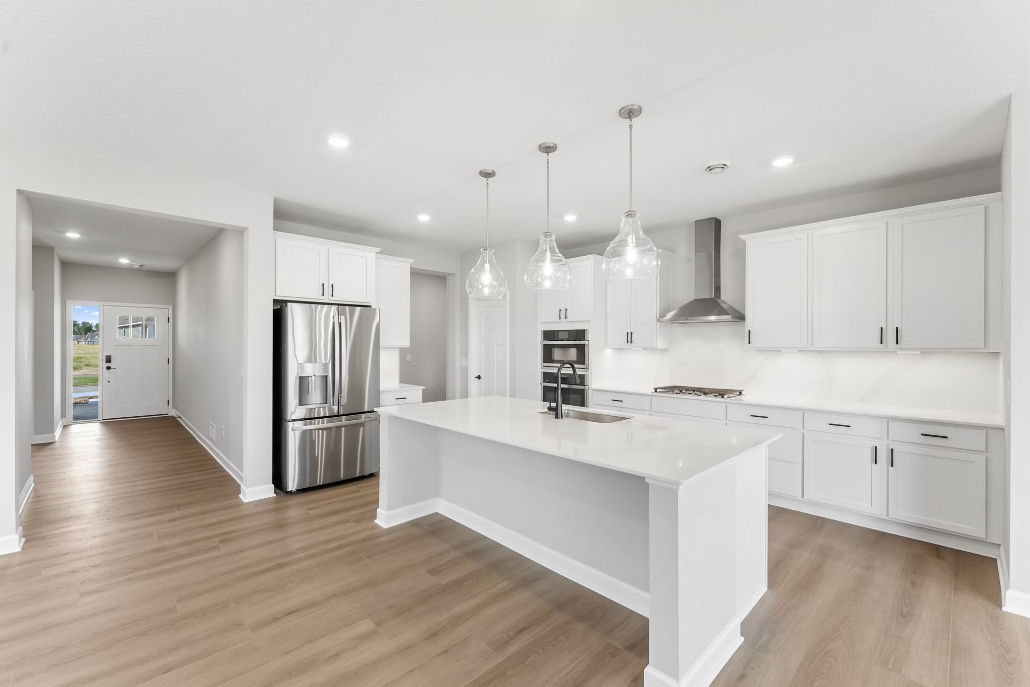 8 Tavera Brighton QMI H S7406 Kitchen 1of4 F1