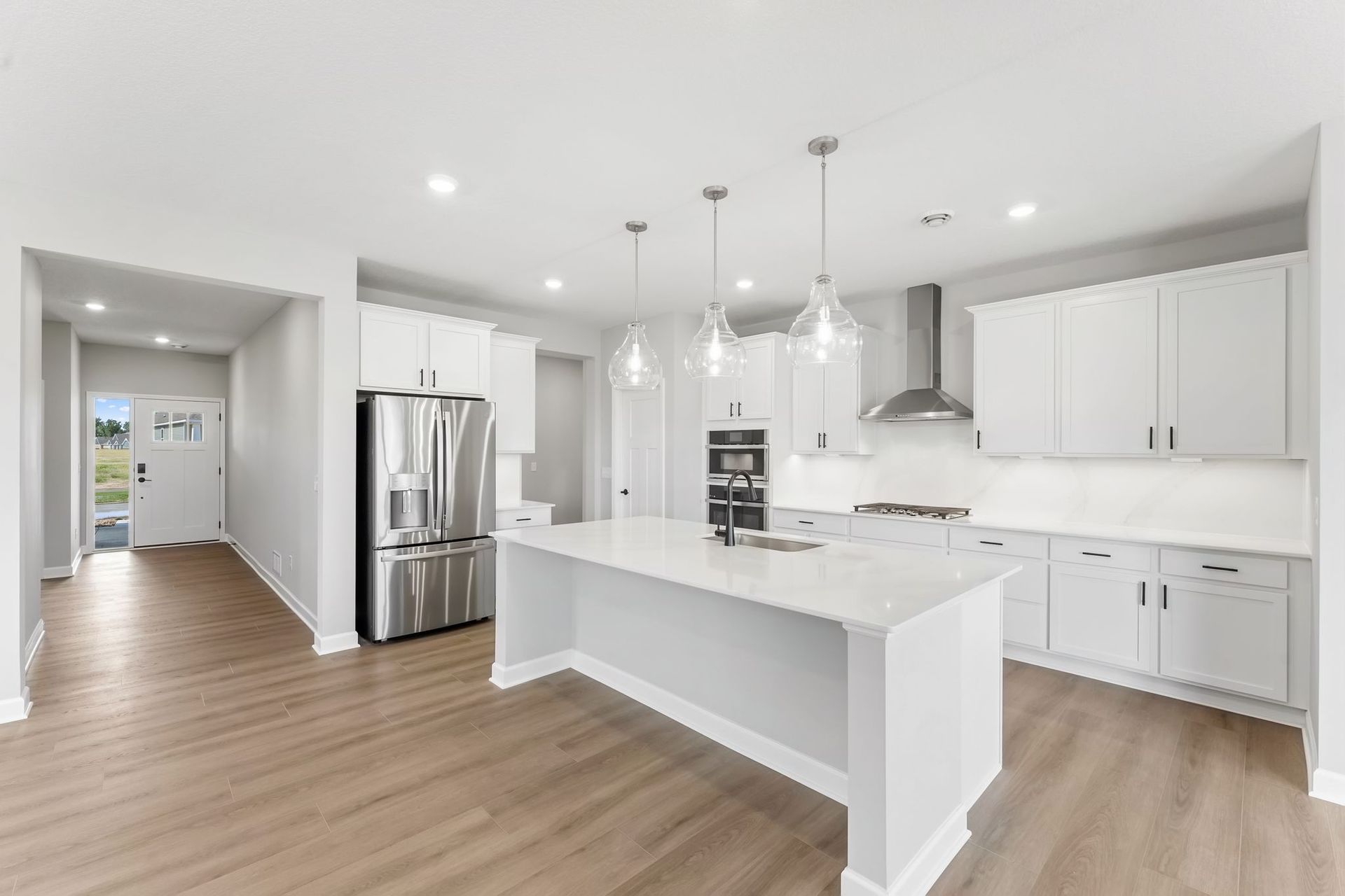 8 Tavera Brighton QMI H S7406 Kitchen 1of4 F1