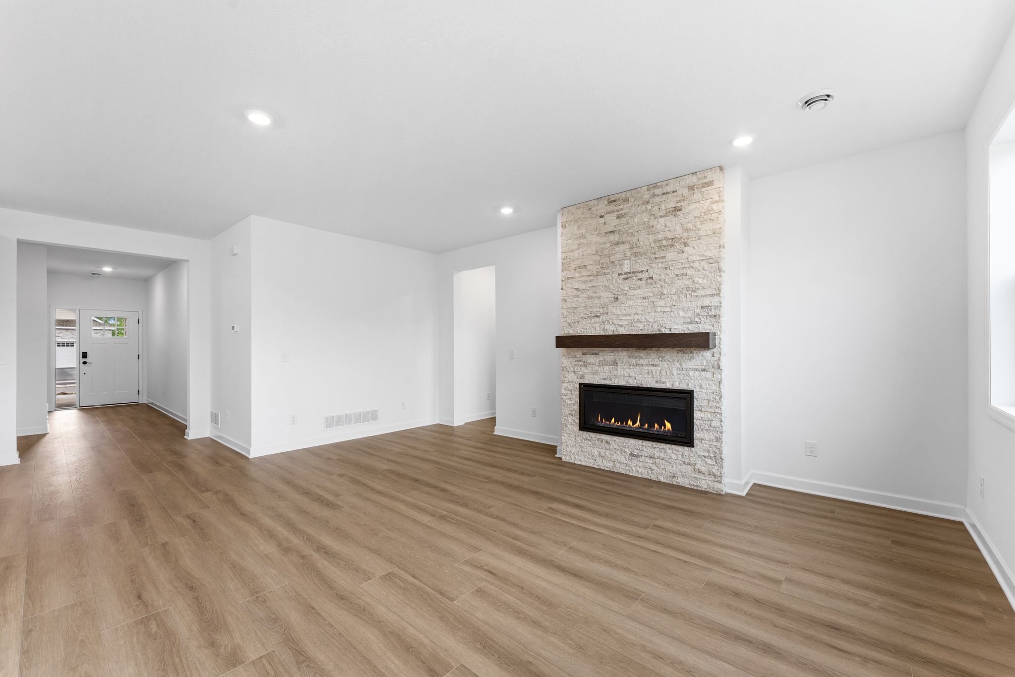 7 Tavera Corsica QMI H S7402 Great Room 1of4 F1