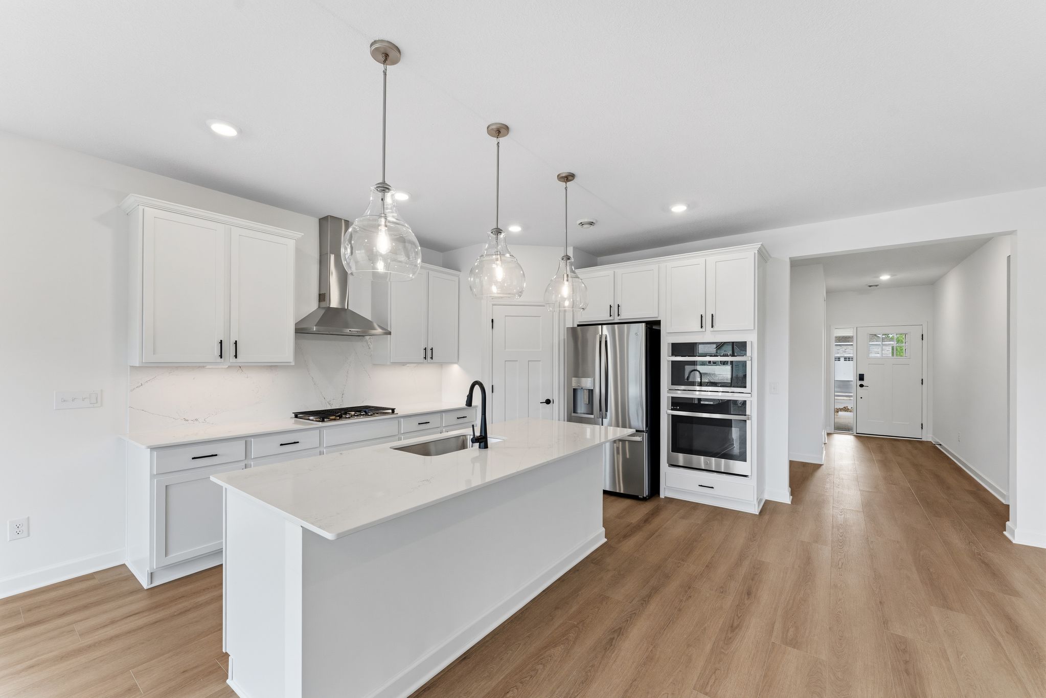 14 Tavera Corsica QMI H S7402 Kitchen 4of4 F1