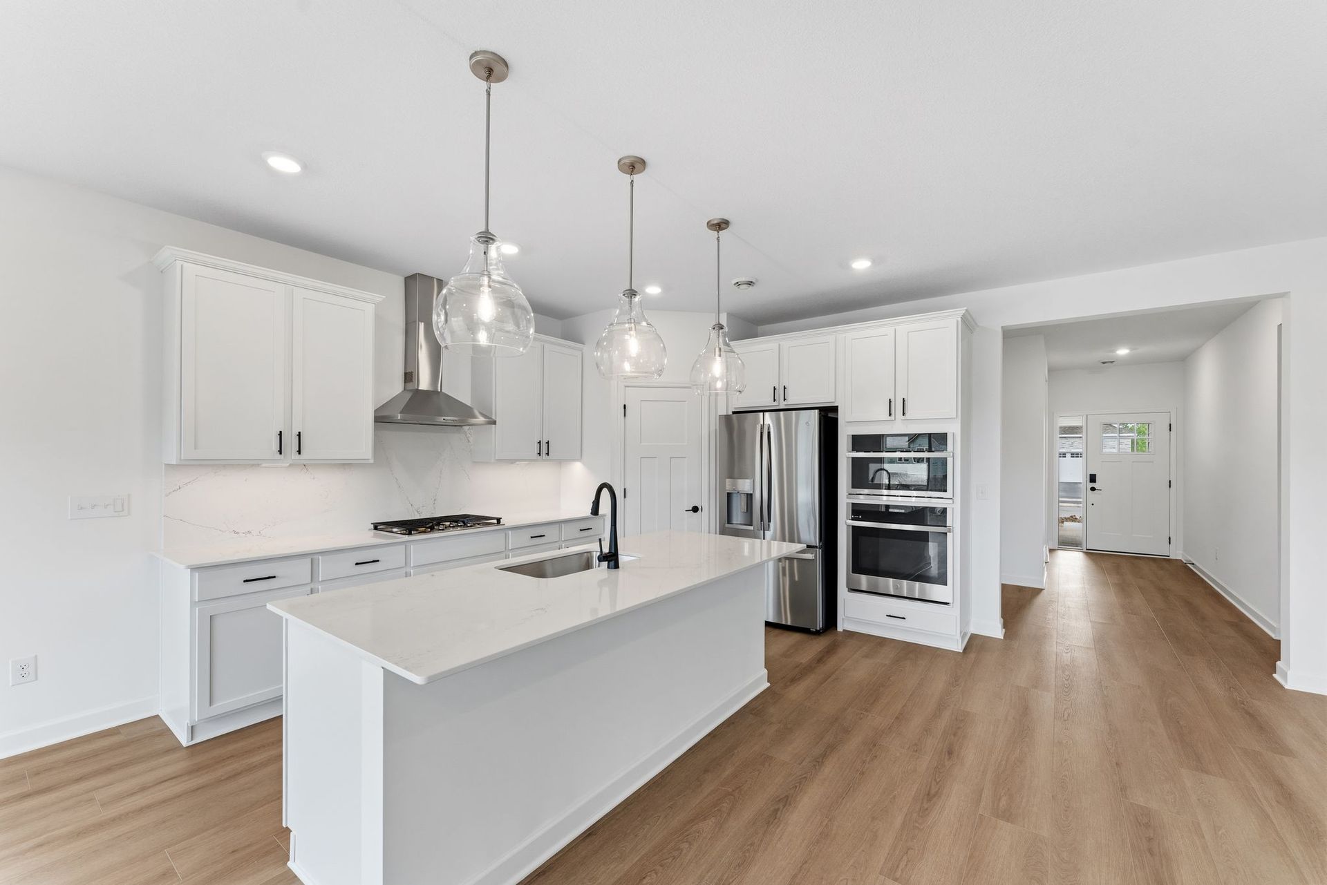 14 Tavera Corsica QMI H S7402 Kitchen 4of4 F1