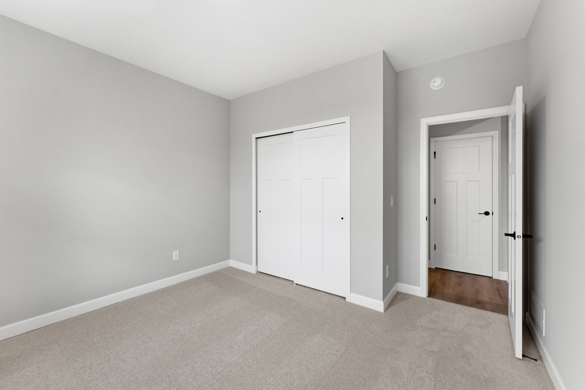 4 Tavera Corsica QMI H S7404 Bedroom 2of2 F1