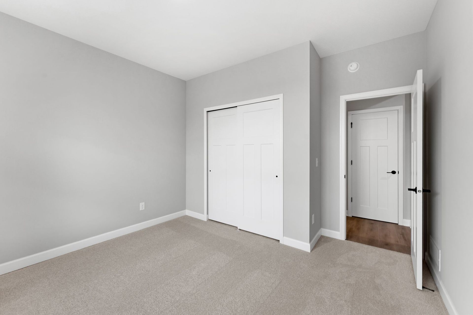 4 Tavera Corsica QMI H S7404 Bedroom 2of2 F1