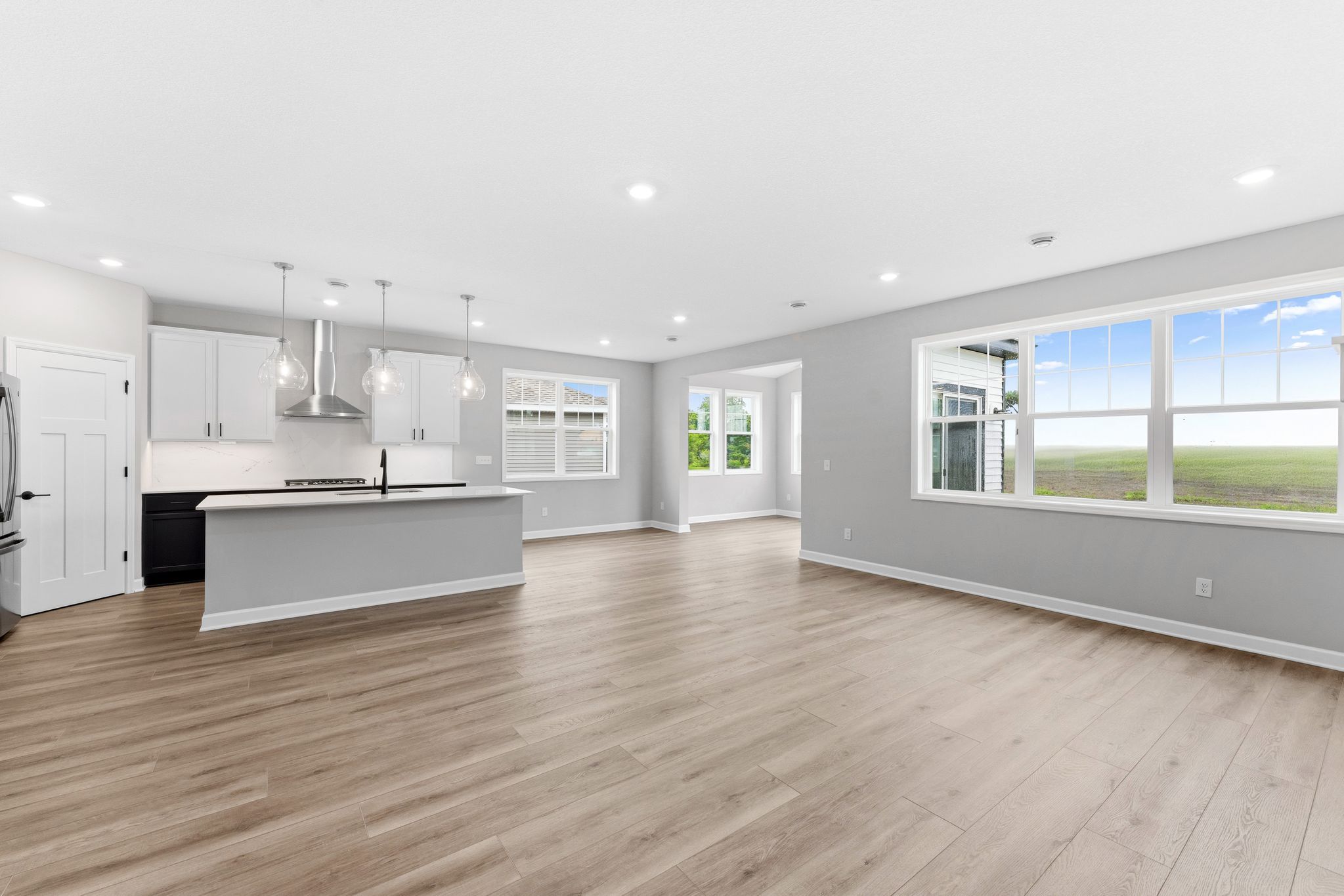 8 Tavera Corsica QMI H S7404 Great Room 3of3 F1
