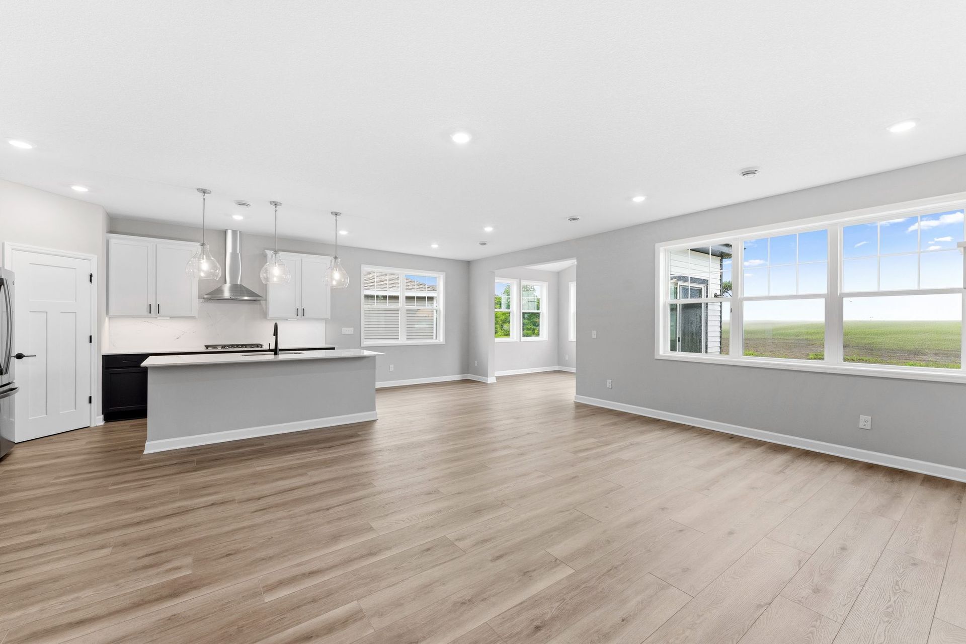8 Tavera Corsica QMI H S7404 Great Room 3of3 F1