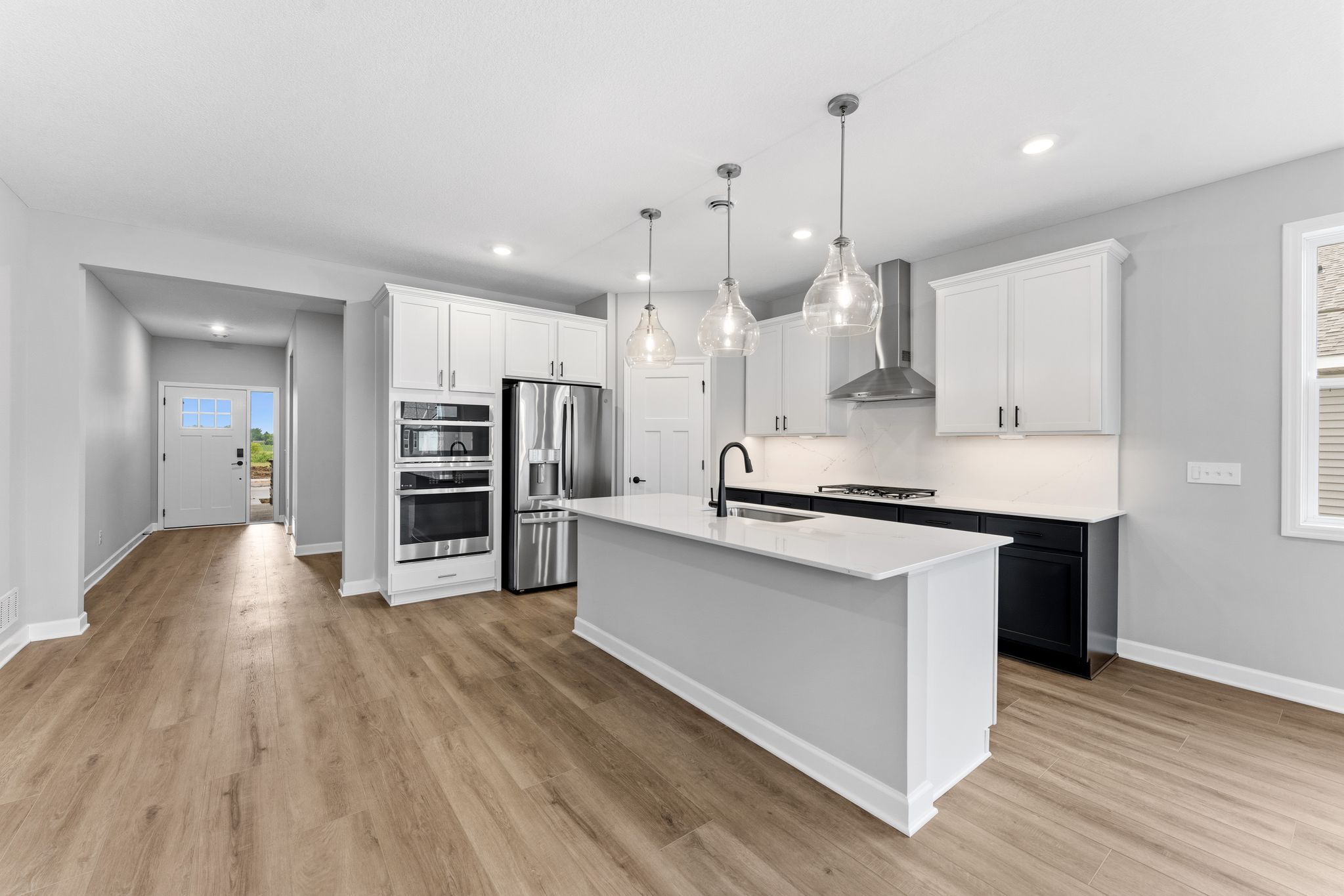 9 Tavera Corsica QMI H S7404 Kitchen 1of3 F1