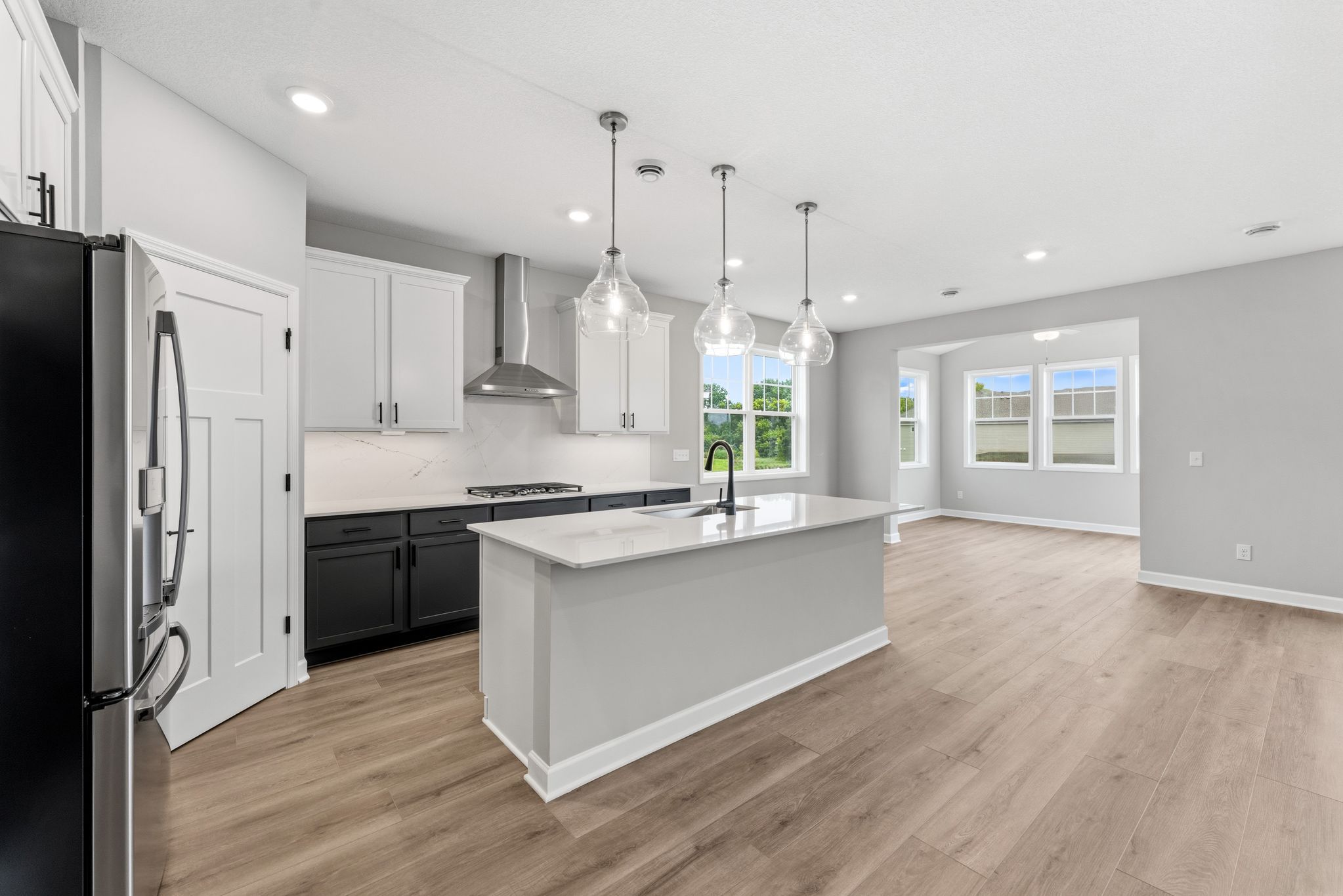 11 Tavera Corsica QMI H S7404 Kitchen 3of3 F1