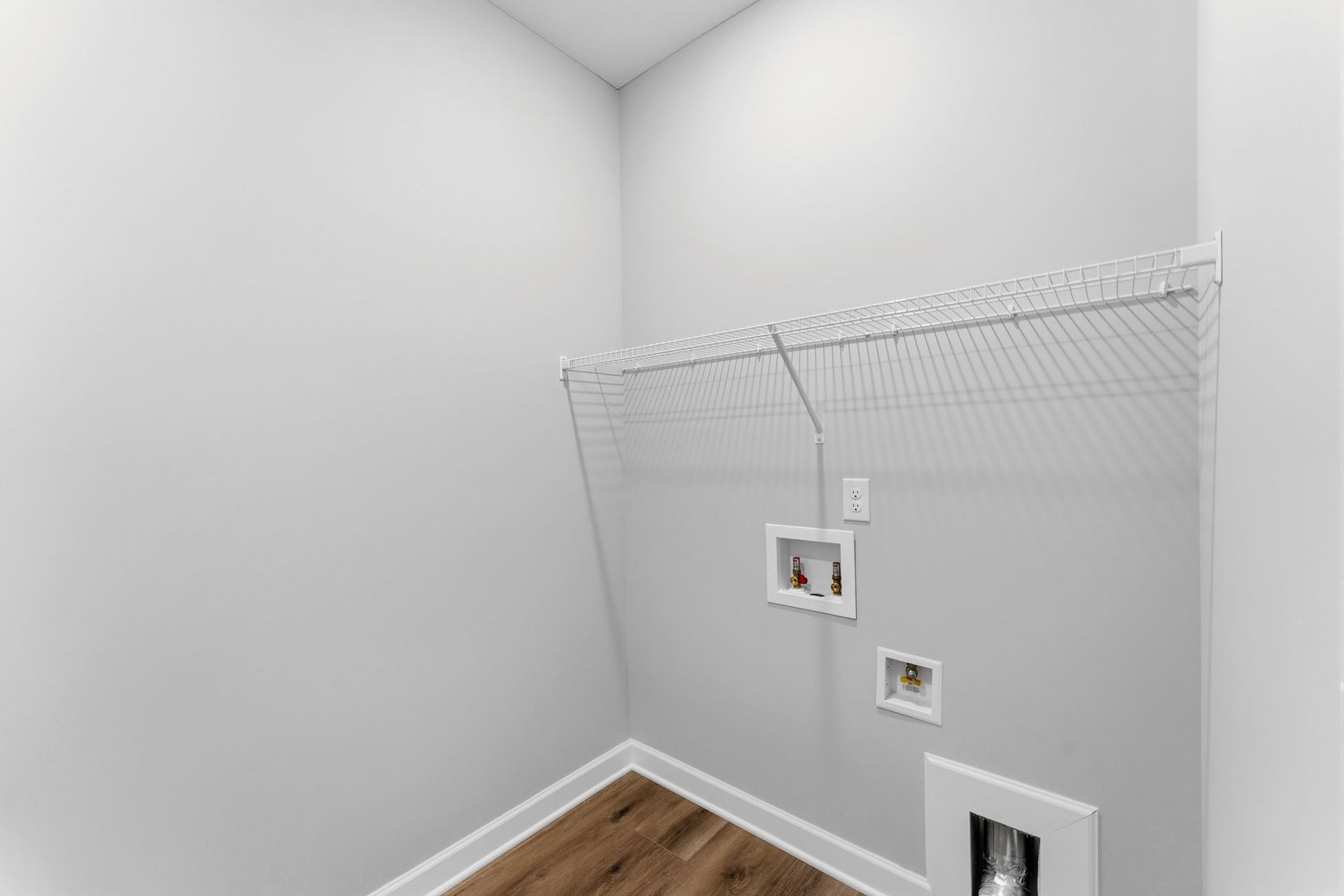 12 Tavera Corsica QMI H S7404 Laundry Room F1