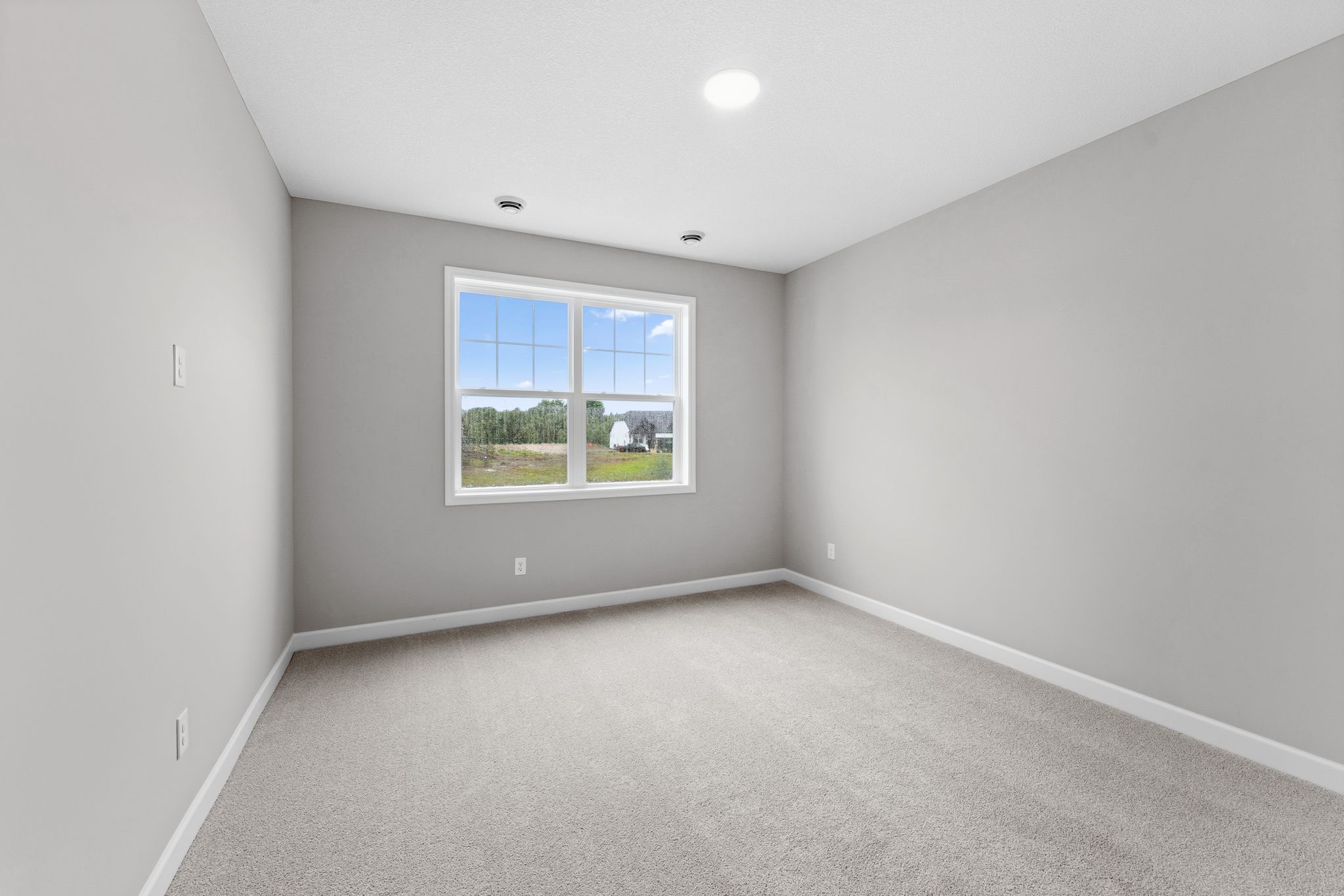 15 Tavera Corsica QMI H S7404 Owners Bedroom 2of2 F1