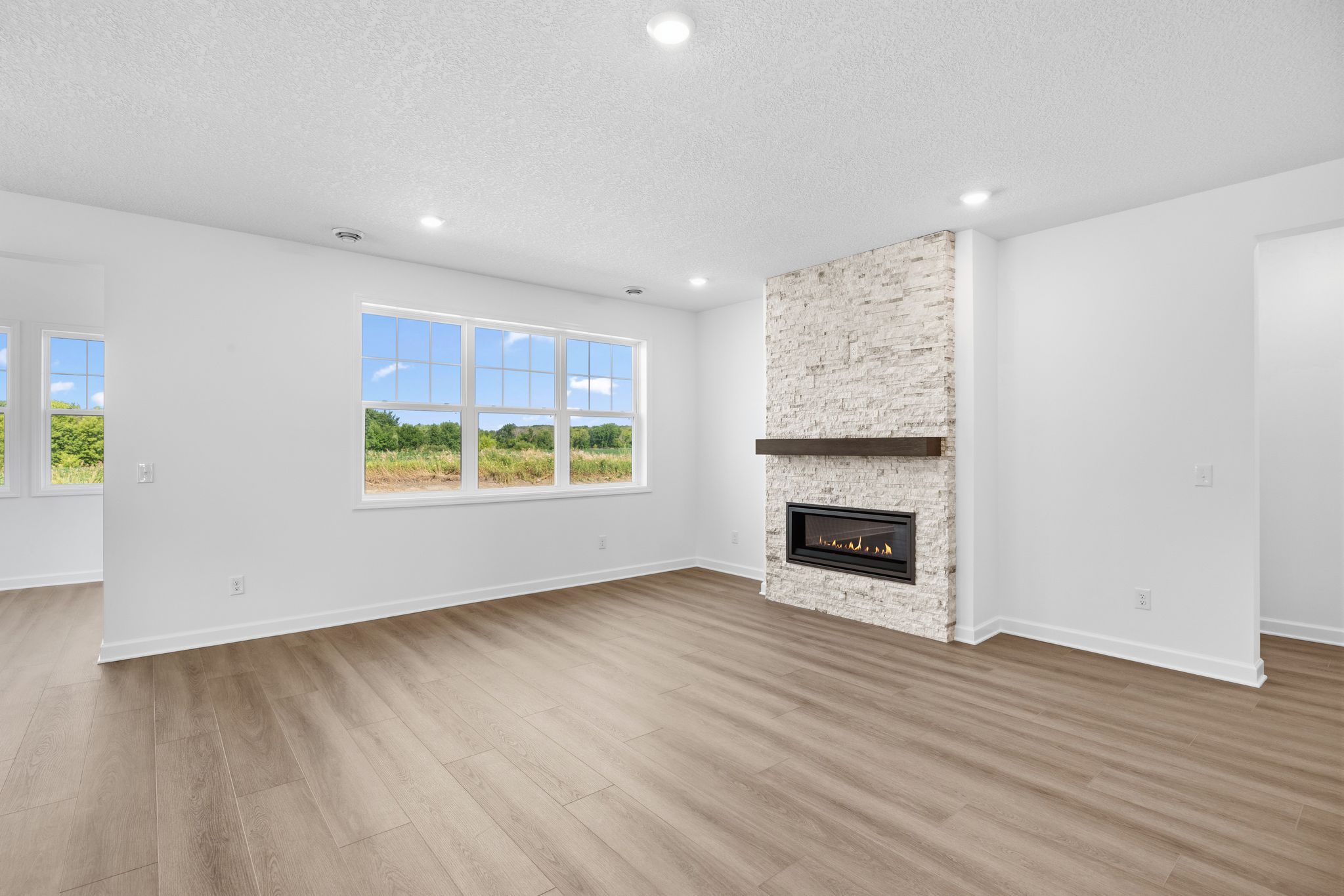 5 Tavera Corsica QMI H S7602 Great Room 1of2 F1