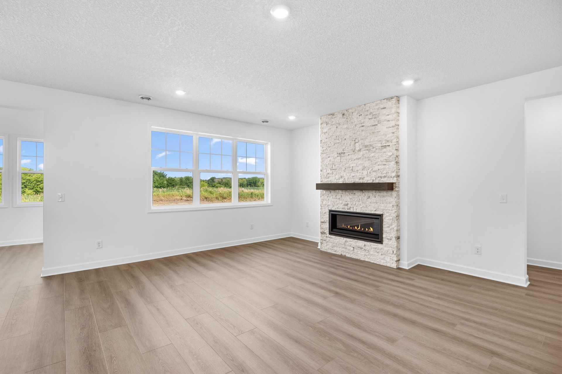 5 Tavera Corsica QMI H S7602 Great Room 1of2 F1