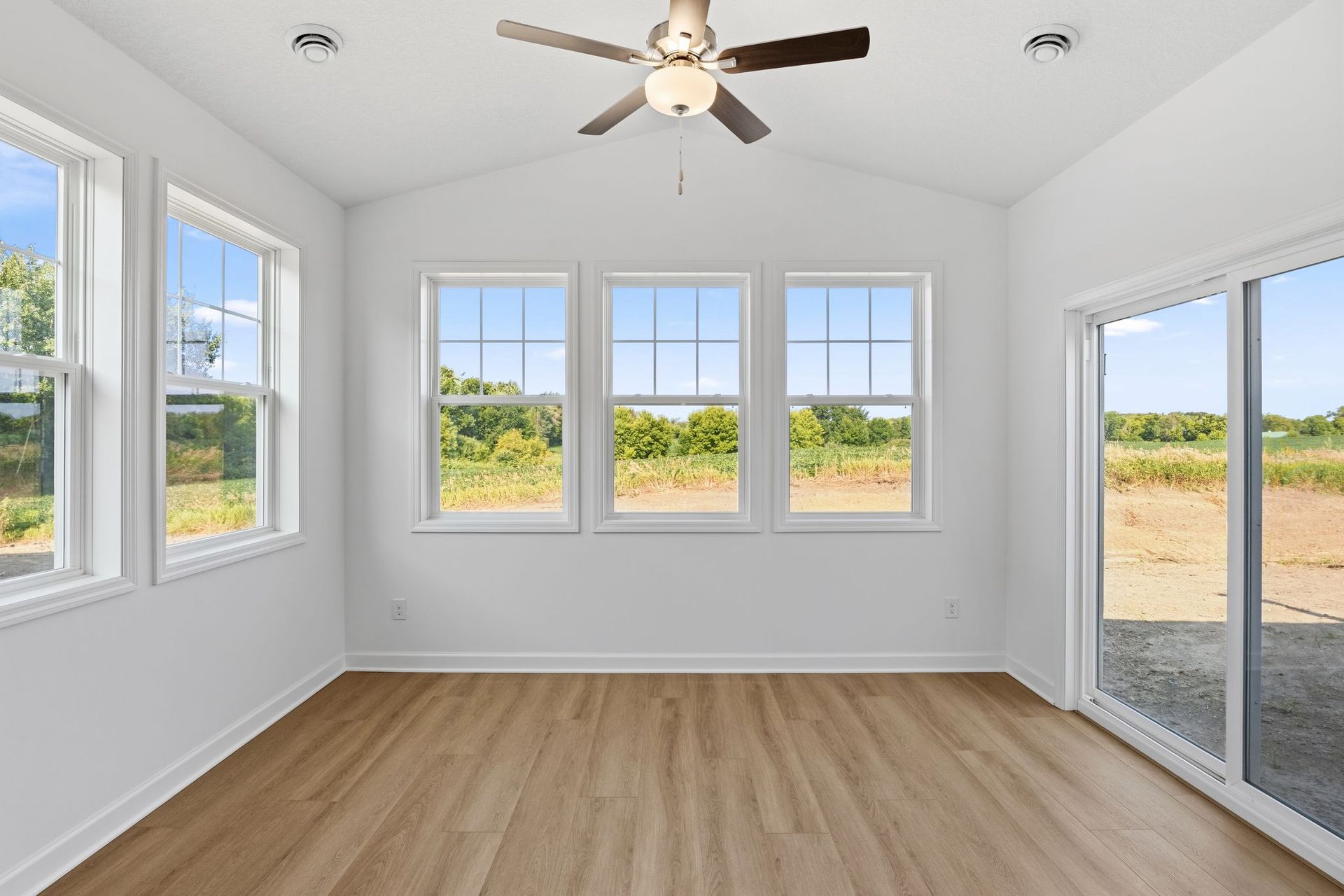 10 Tavera Corsica QMI H S7602 Morning Room F1