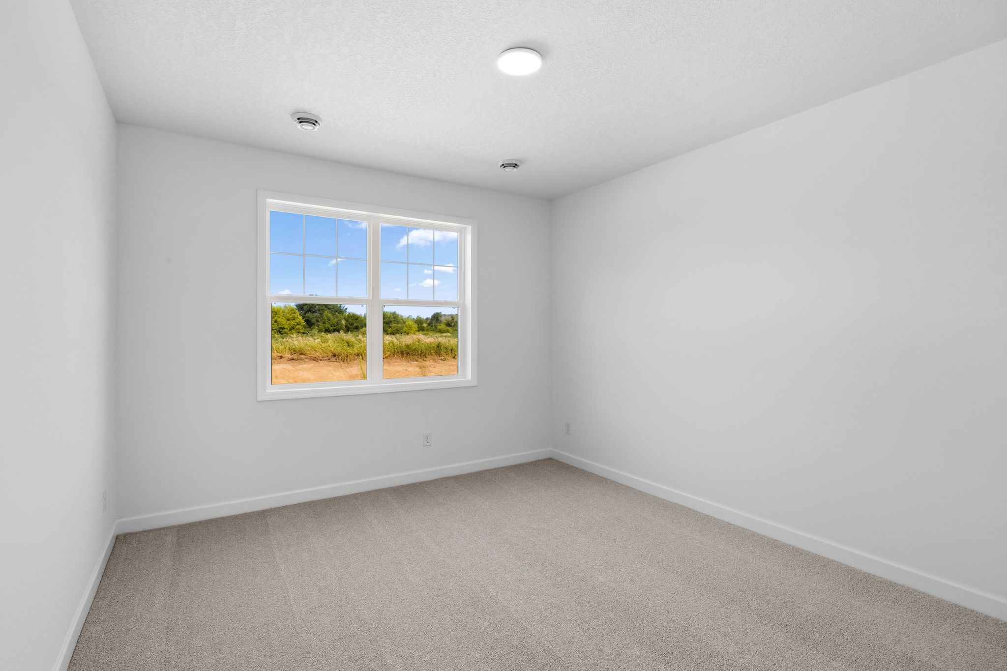 13 Tavera Corsica QMI H S7602 Owners Bedroom 1of2 F1
