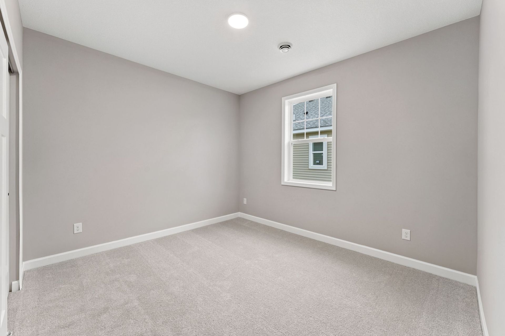 3 Tavera Salerno QMI H S7405 Bedroom 1of2 F1