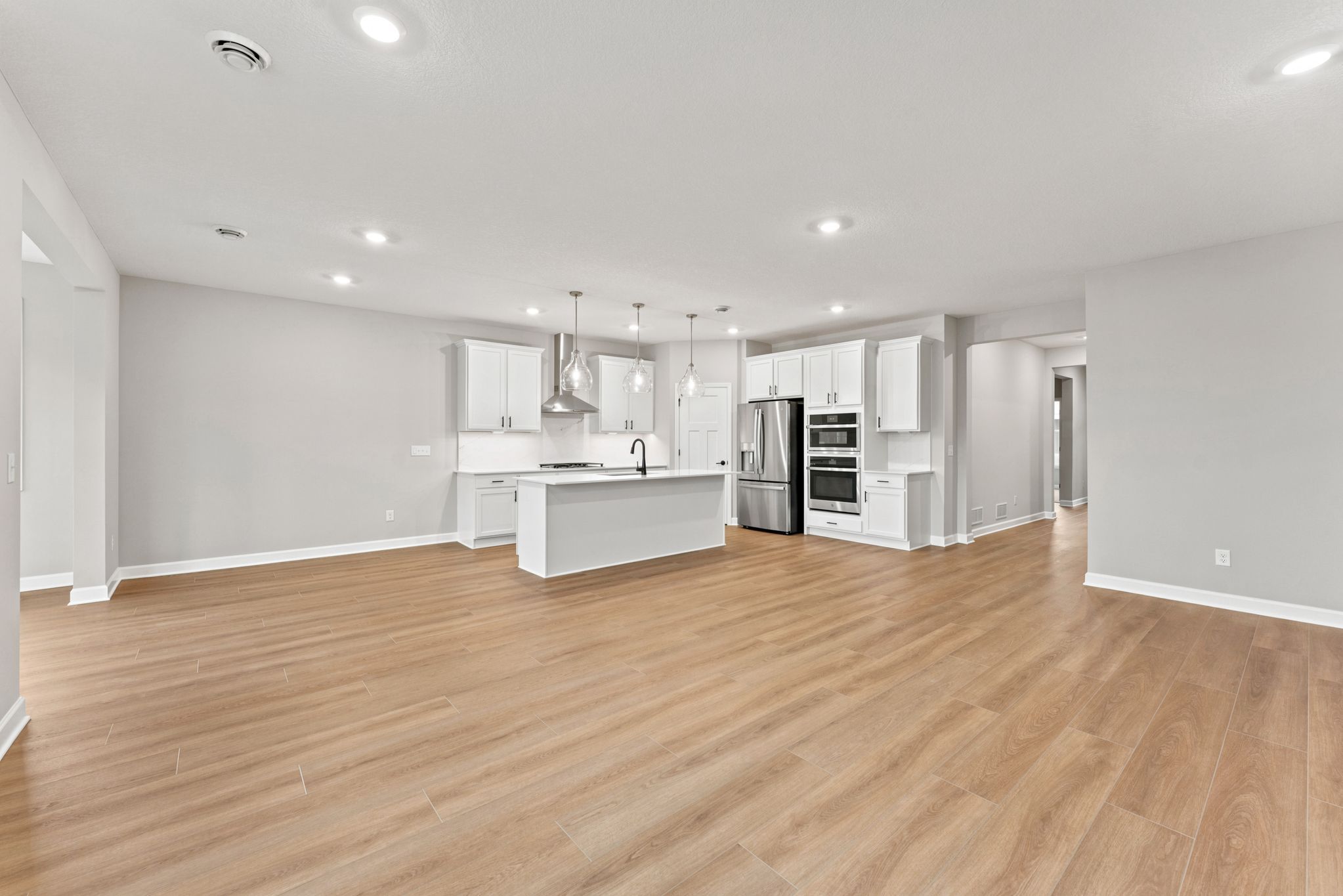 8 Tavera Salerno QMI H S7405 Great Room 2of3 F1