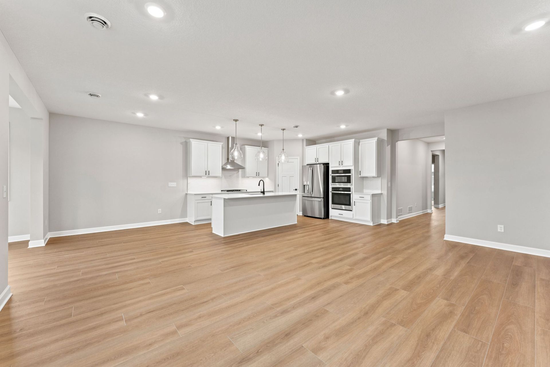 8 Tavera Salerno QMI H S7405 Great Room 2of3 F1