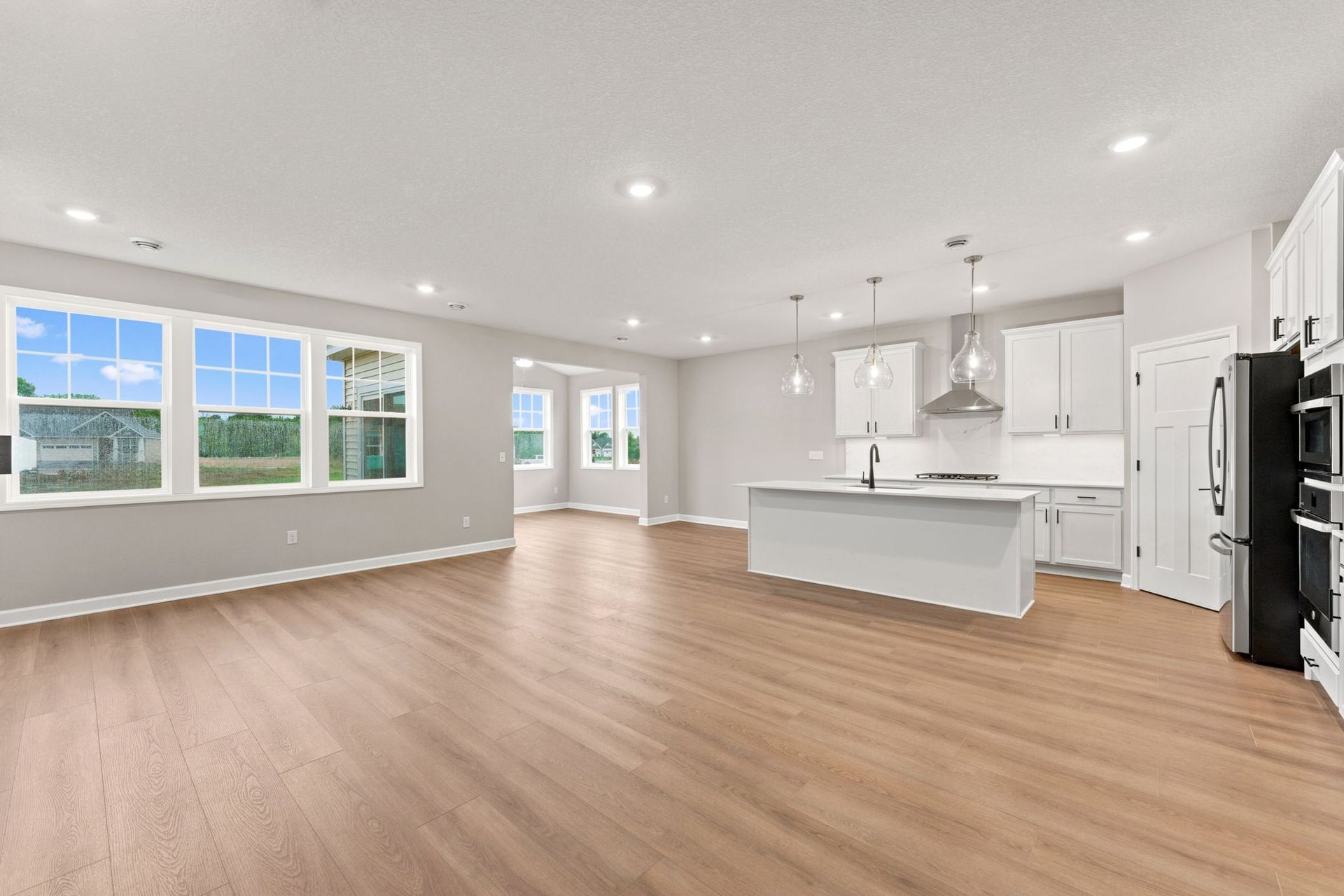 9 Tavera Salerno QMI H S7405 Great Room 3of3 F1