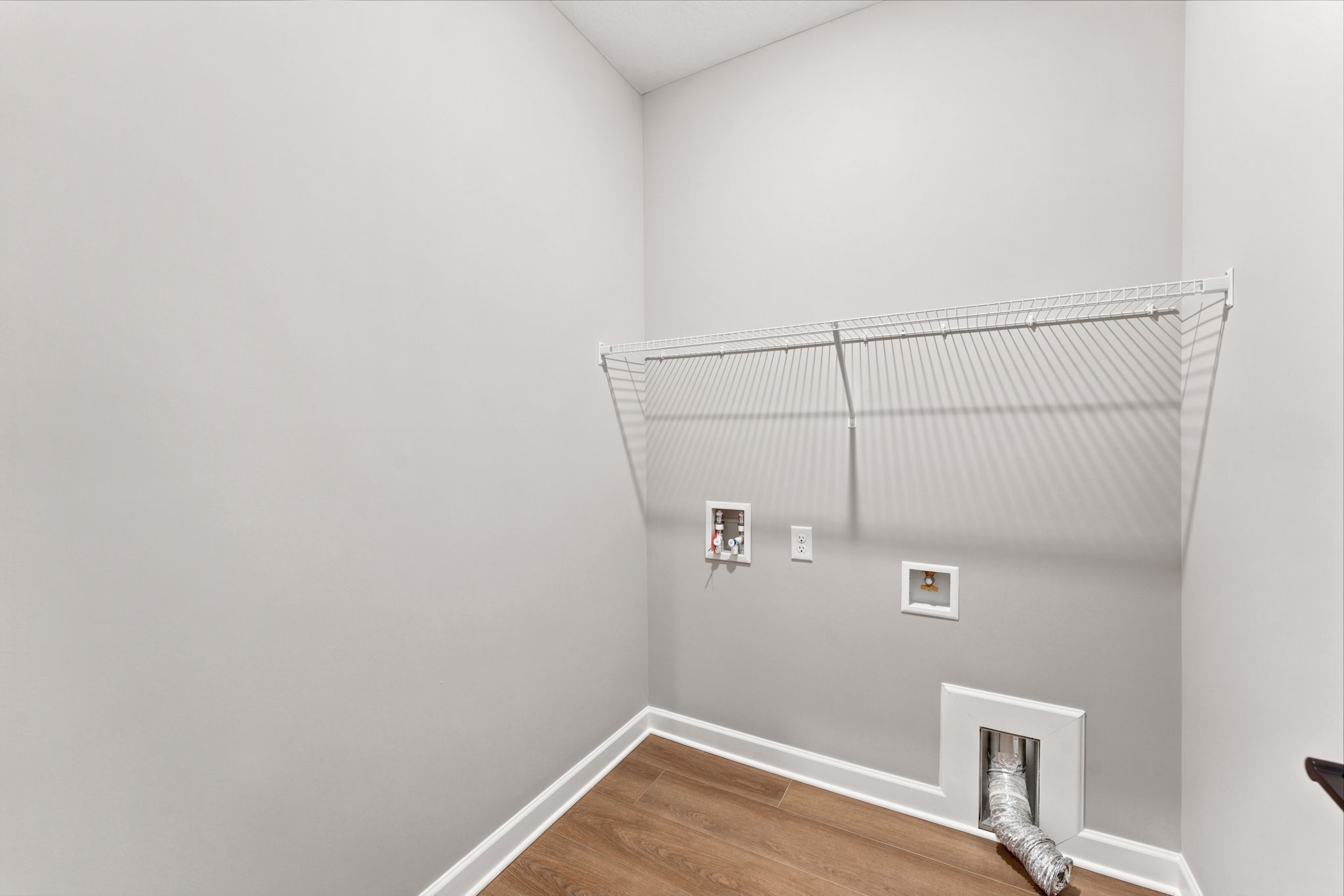 12 Tavera Salerno QMI H S7405 Laundry Room F1
