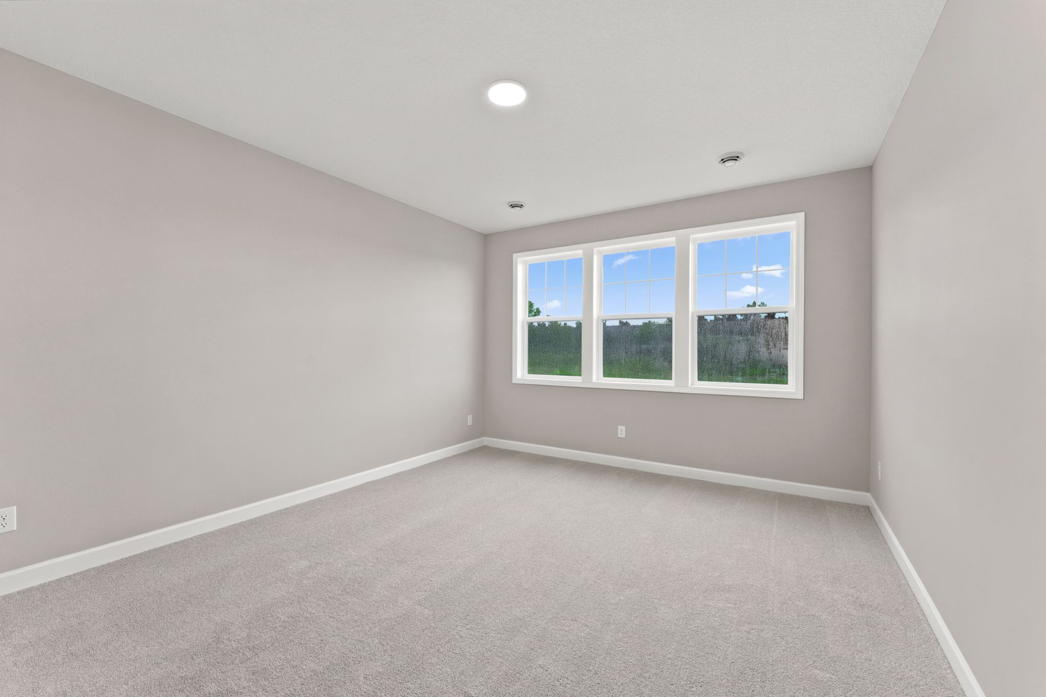 14 Tavera Salerno QMI H S7405 Owners Bedroom 1of2 F1
