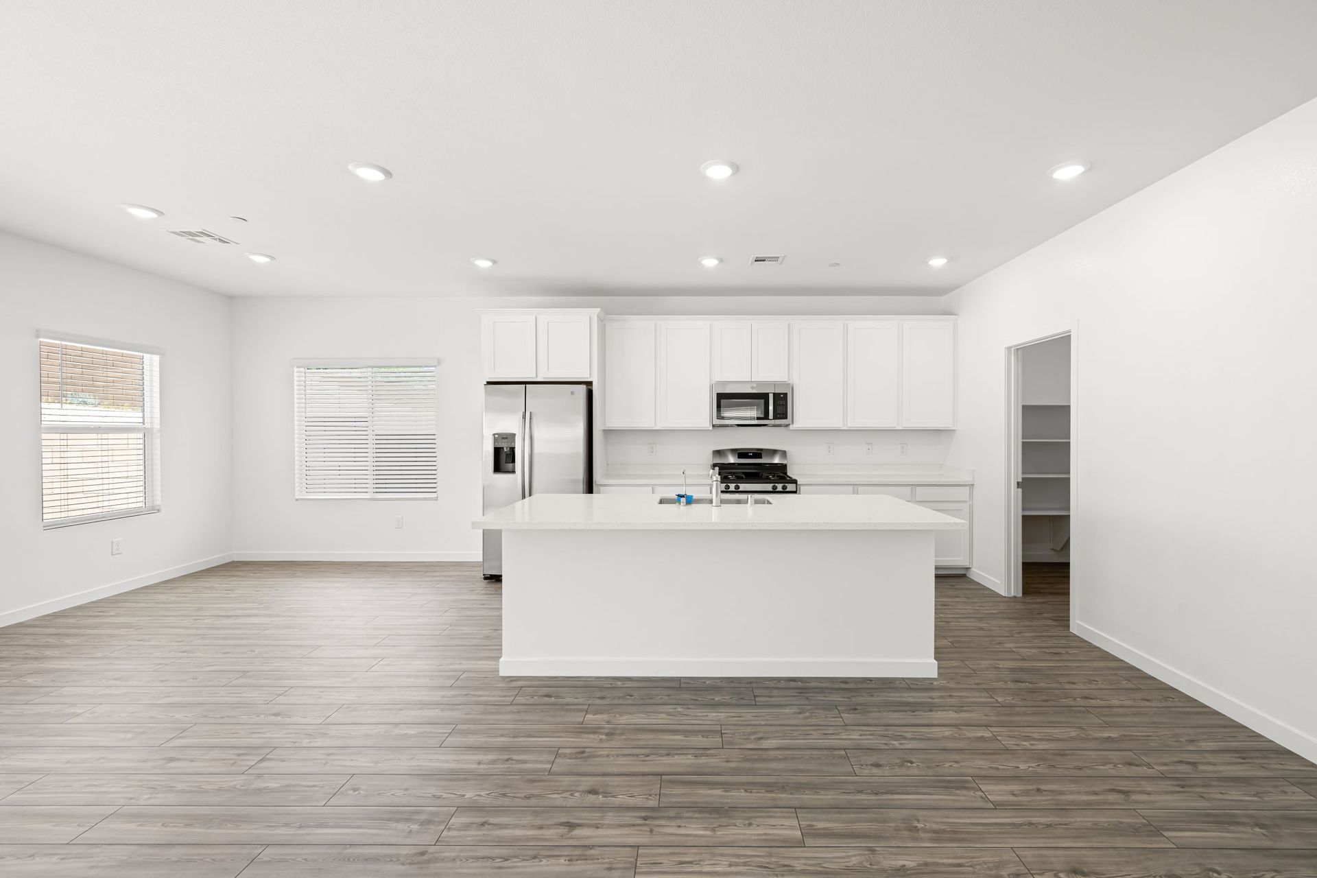 6 web or mls Lennar  3381 DANCING WATERS ST  6