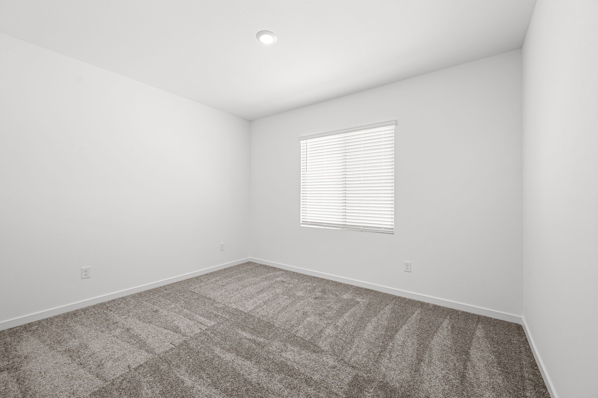 21 web or mls Lennar  3381 DANCING WATERS ST  21