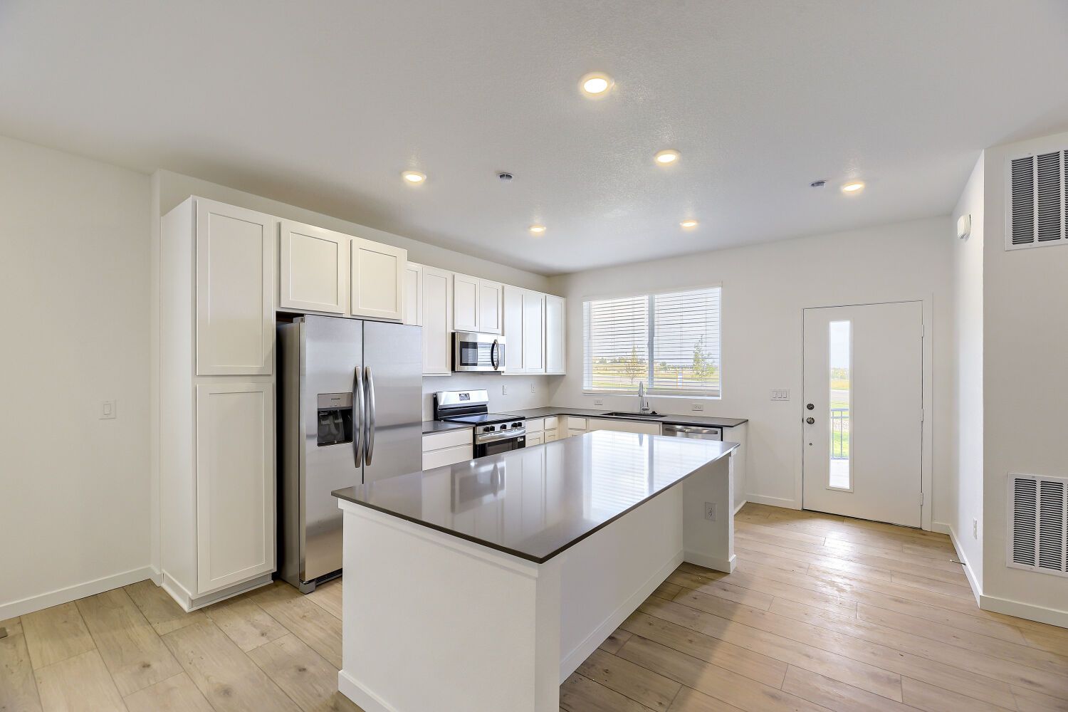 16443 Standing Elk Dr   Web Quality   003   03 Kitchen