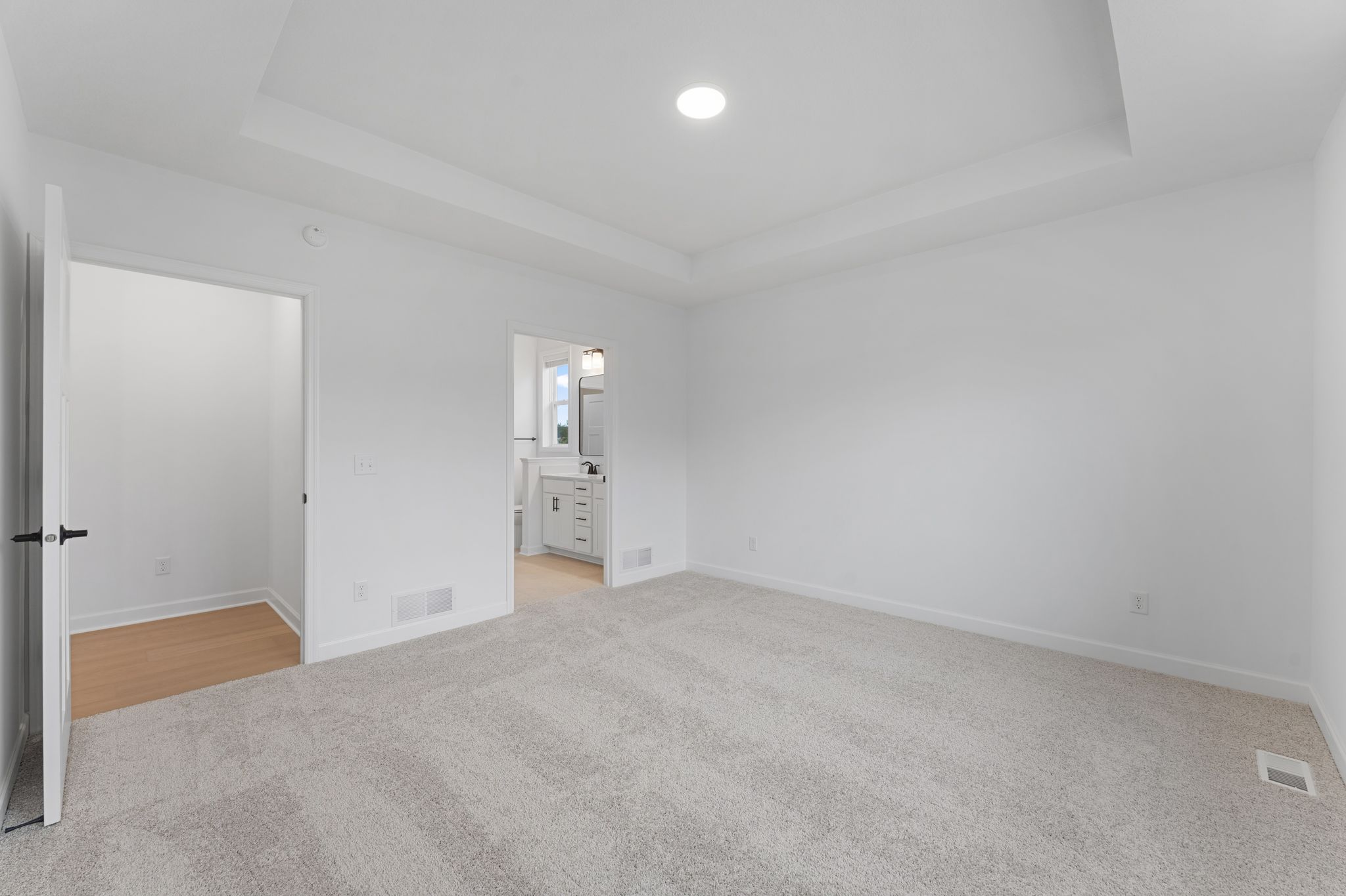 deliverables Si Orre0q N5 QB Xg Au3 Wlm Pondsof Highland Hills Zurich QMI H S1513 Owners Bedroom 2of