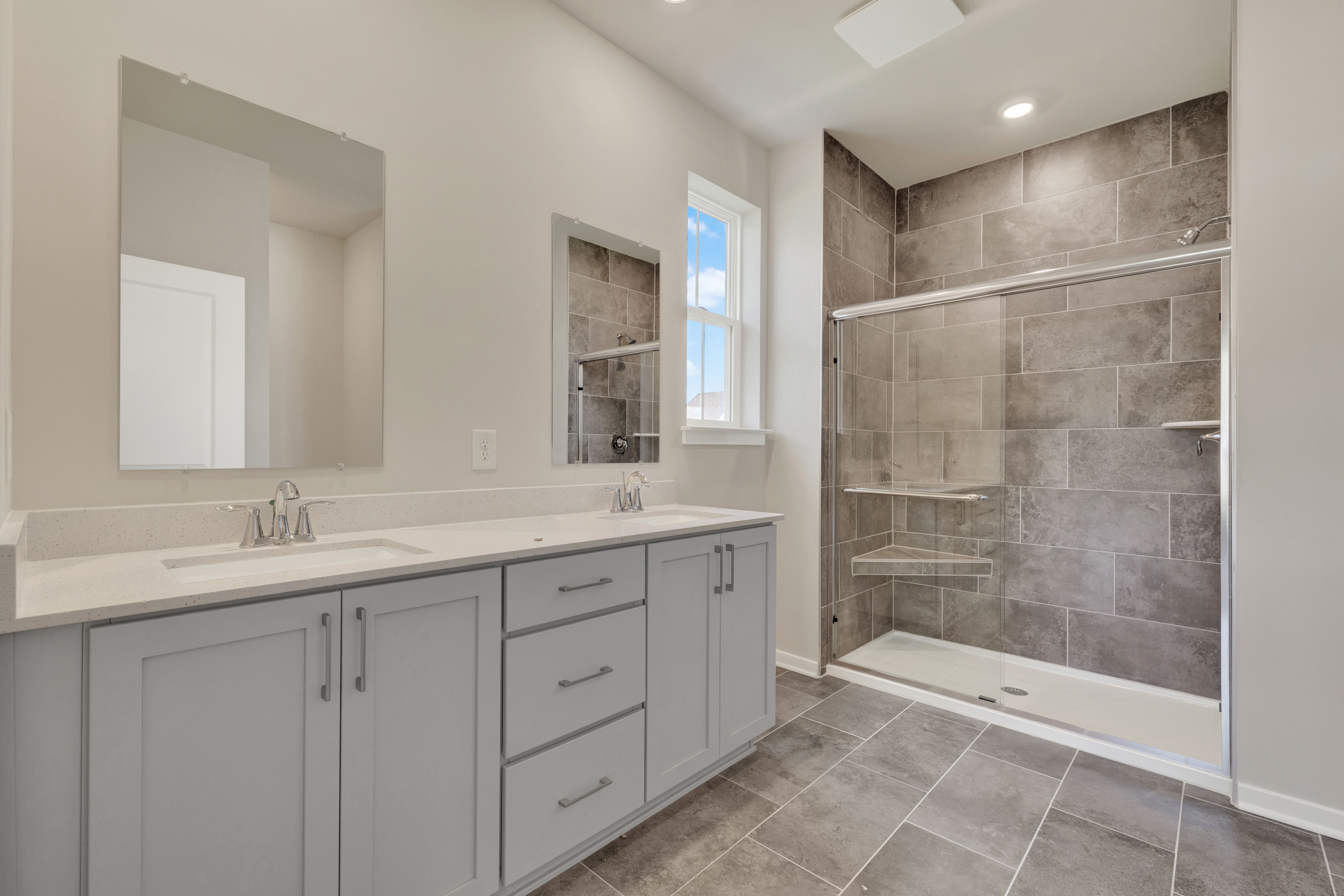 Four Winds Farm Savannah Owners Bath 3of3