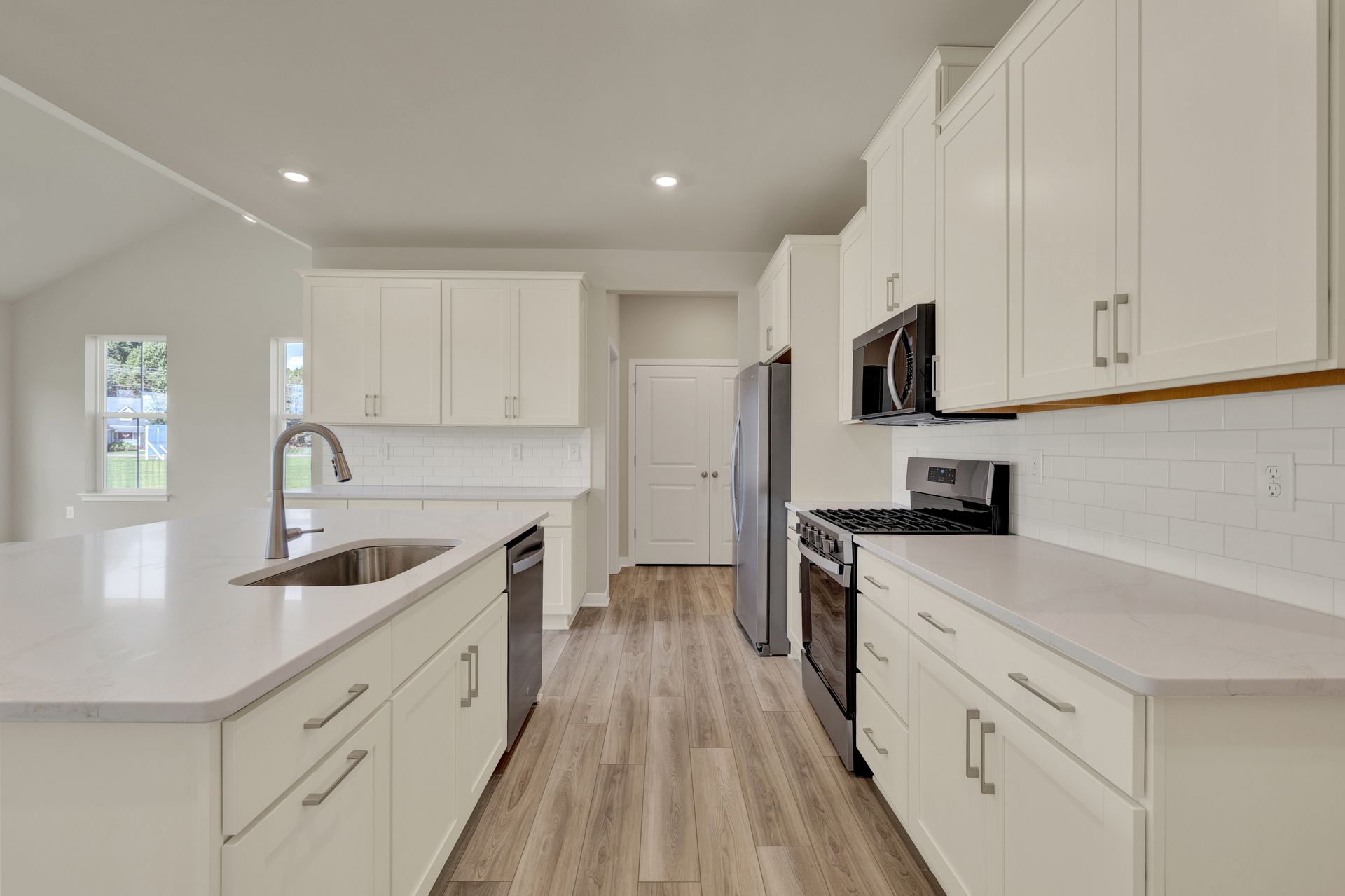 Four Winds Farm Newport Kitchen 1of4