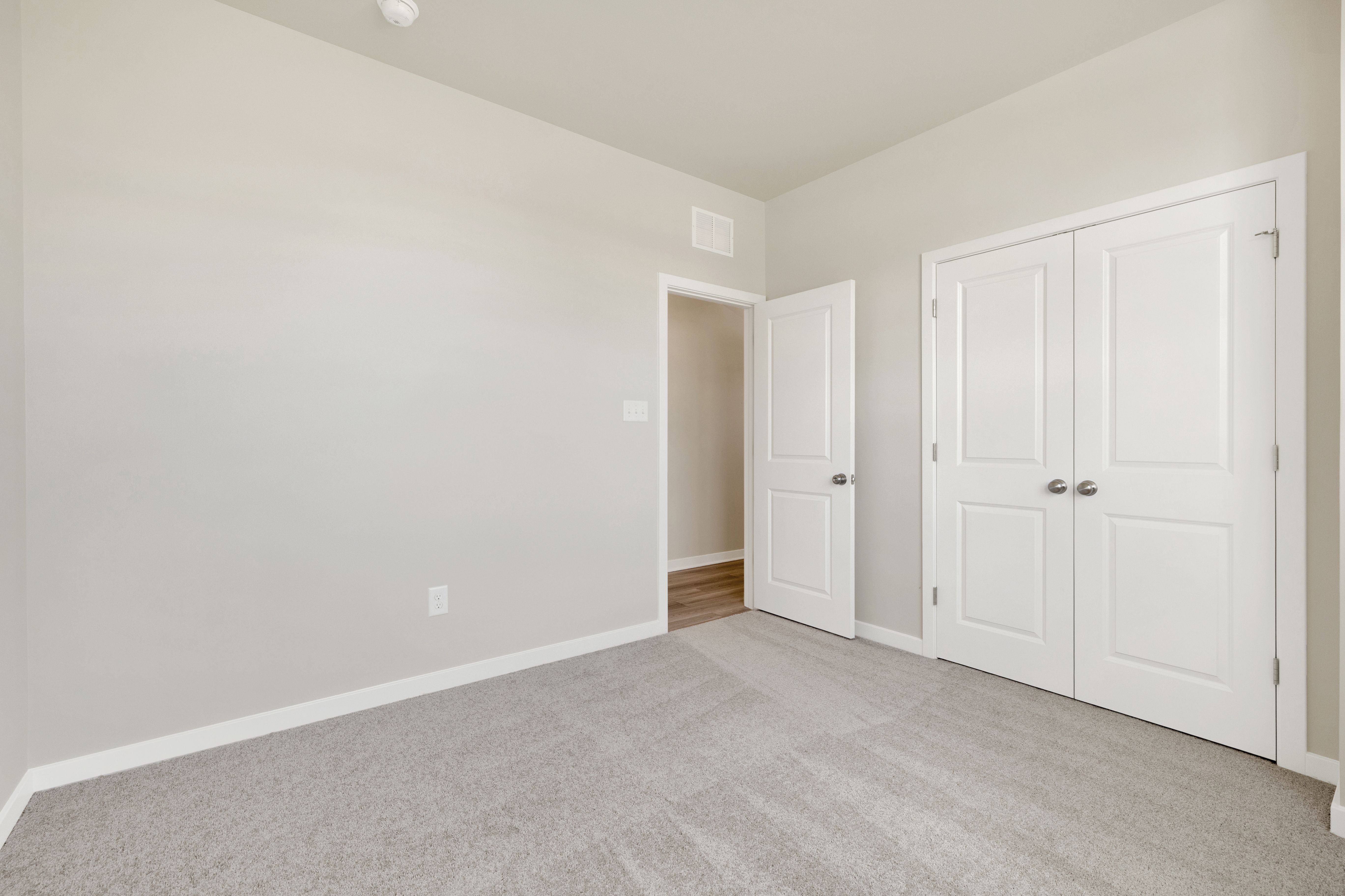Four Winds Farm Newport Bed2 1of2