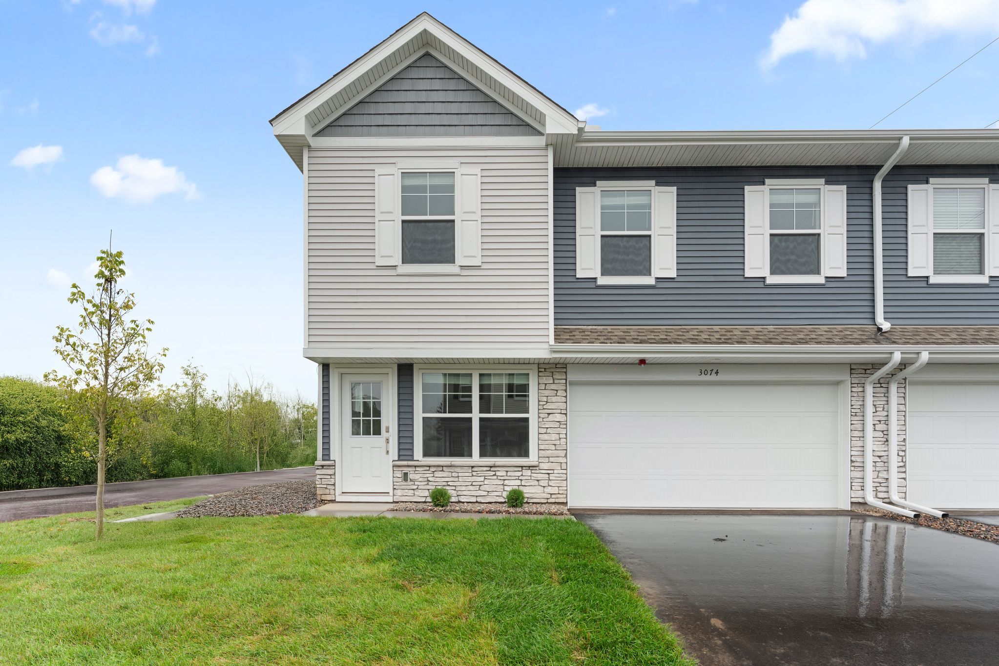 Franklin - Pioneer Commons - Colonial Manor Collection: Little Canada, Minnesota - Lennar