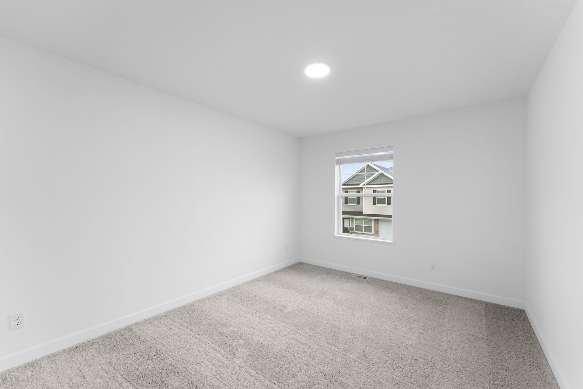 3 Pioneer Commons Franklin QMI H S22177543601 Bedroom 1of2 F2