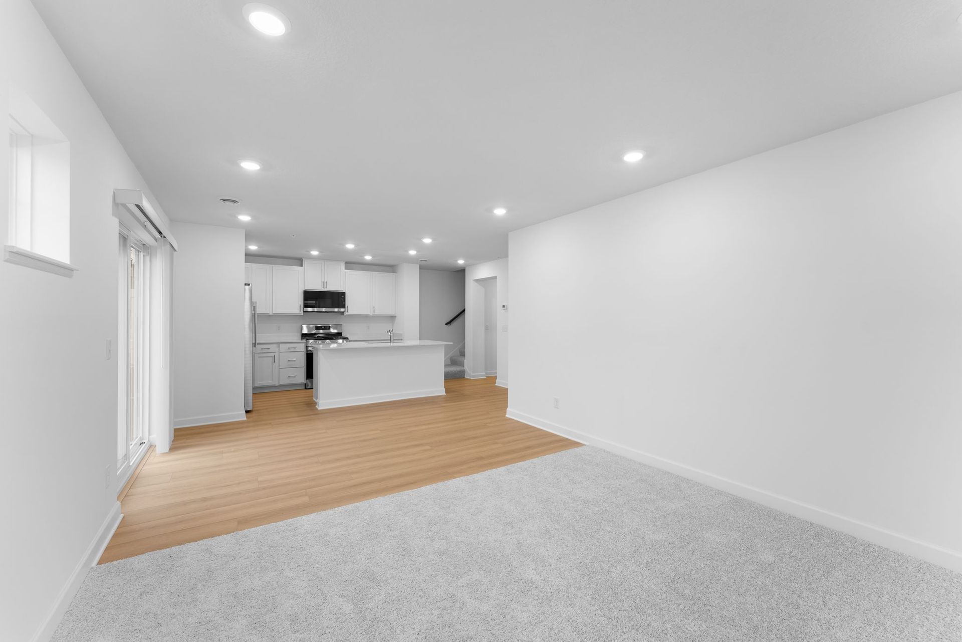 6 Pioneer Commons Franklin QMI H S22177543601 Great Room 1of2 F1