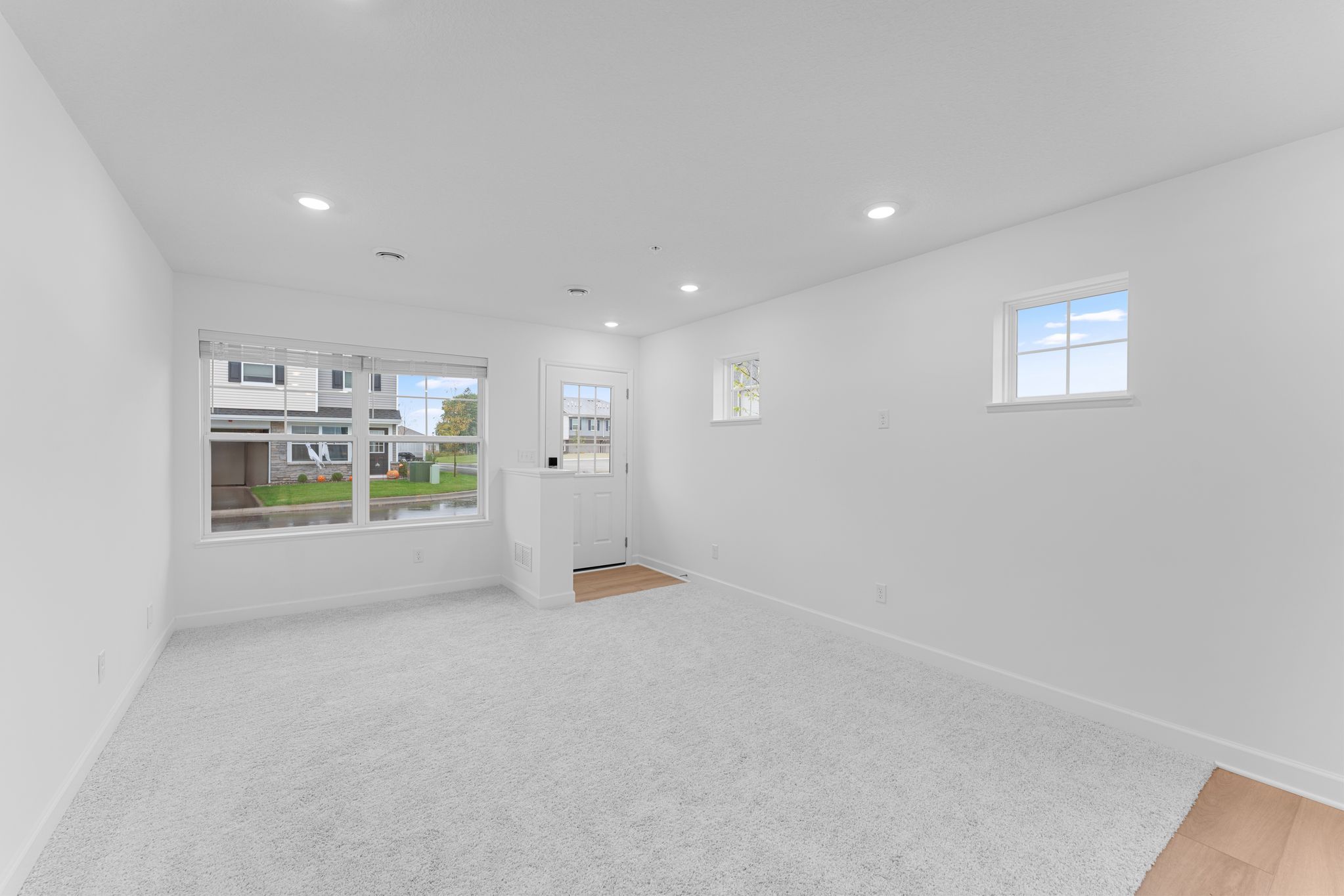 7 Pioneer Commons Franklin QMI H S22177543601 Great Room 2of2 F1